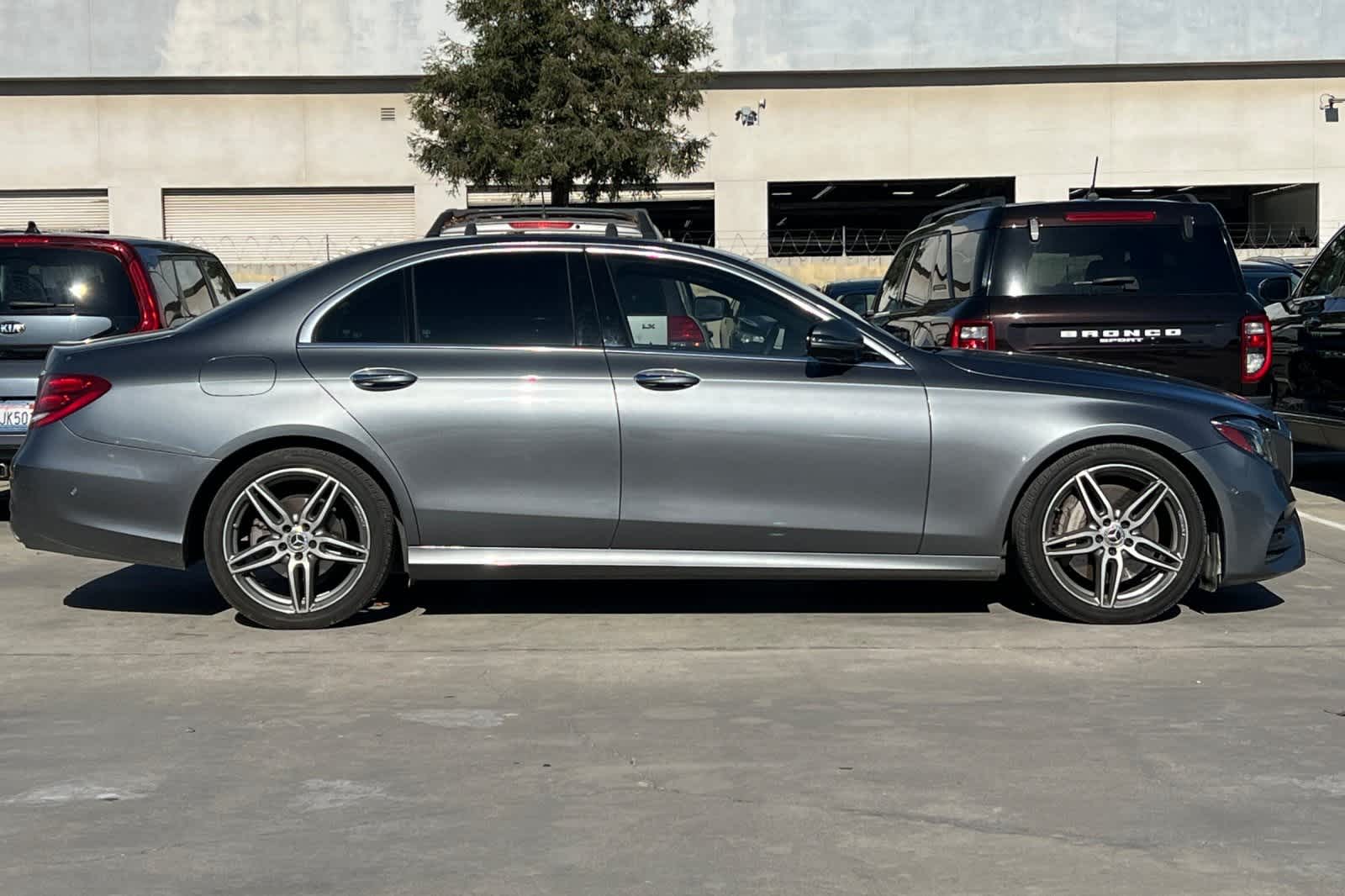 Thumbnail: 2019 Mercedes-Benz E-Class - 9