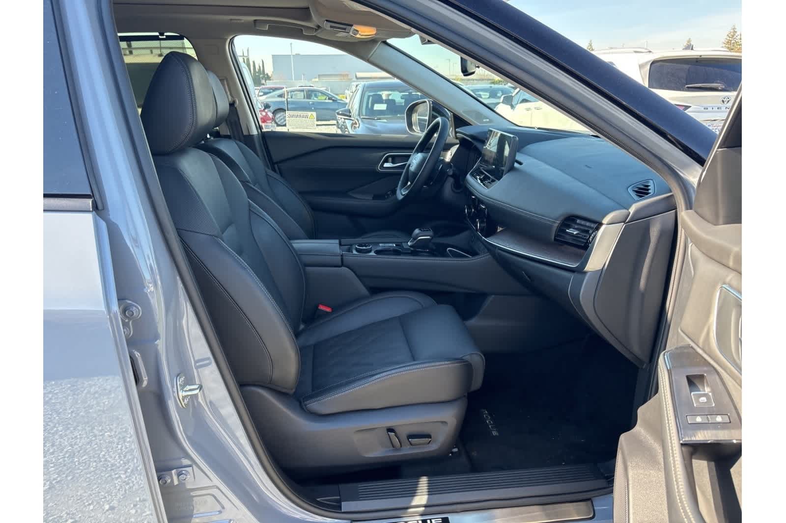 Thumbnail: 2025 Nissan Rogue - 14