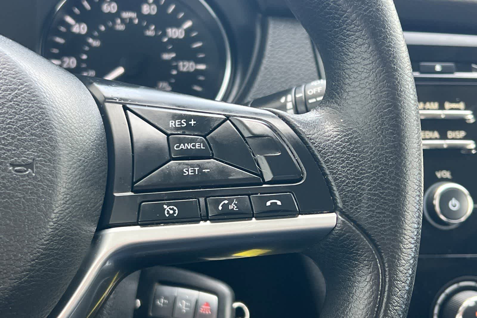 Thumbnail: 2017 Nissan Rogue - 27