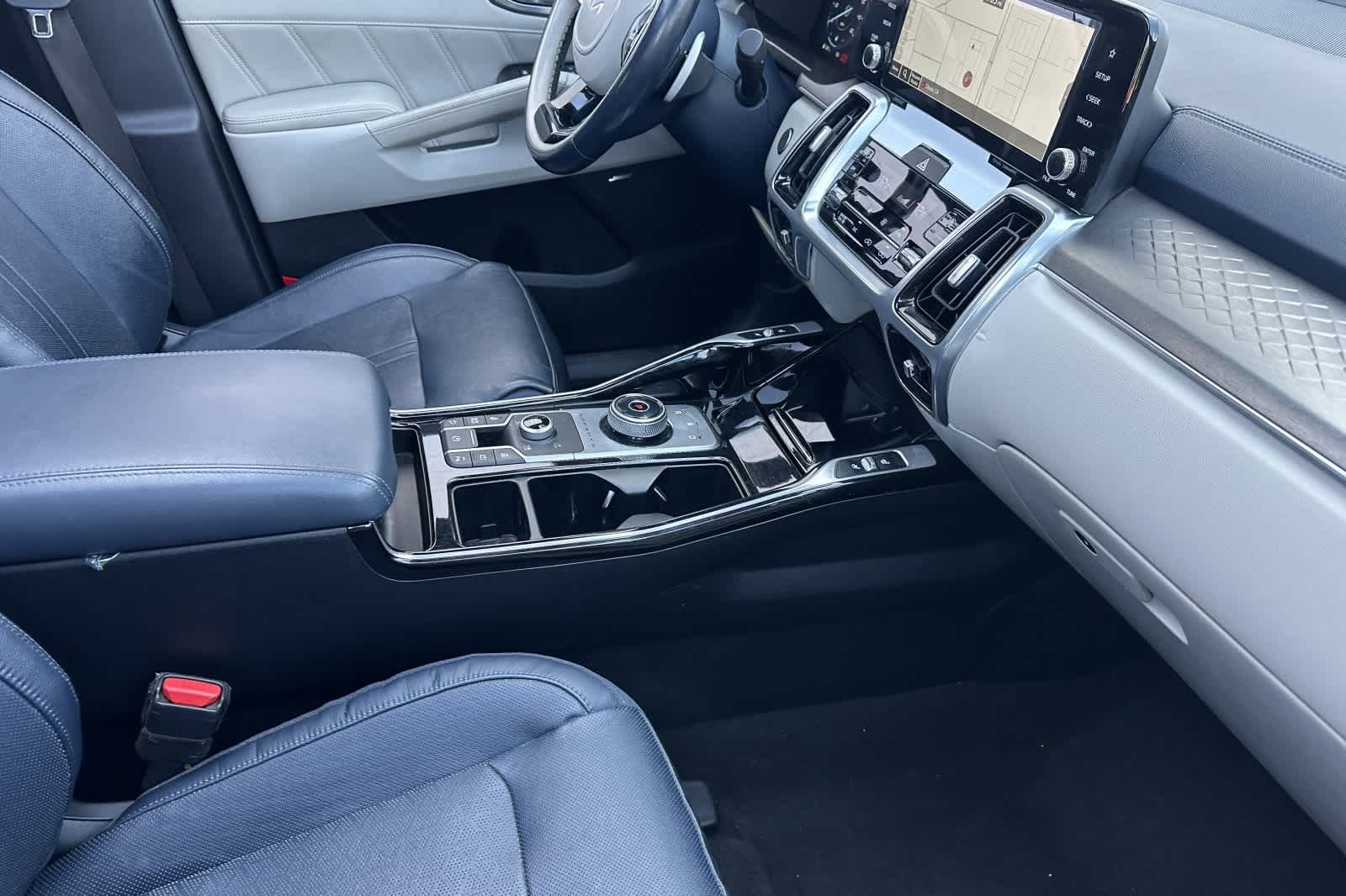 Thumbnail: 2022 Kia Sorento - 18