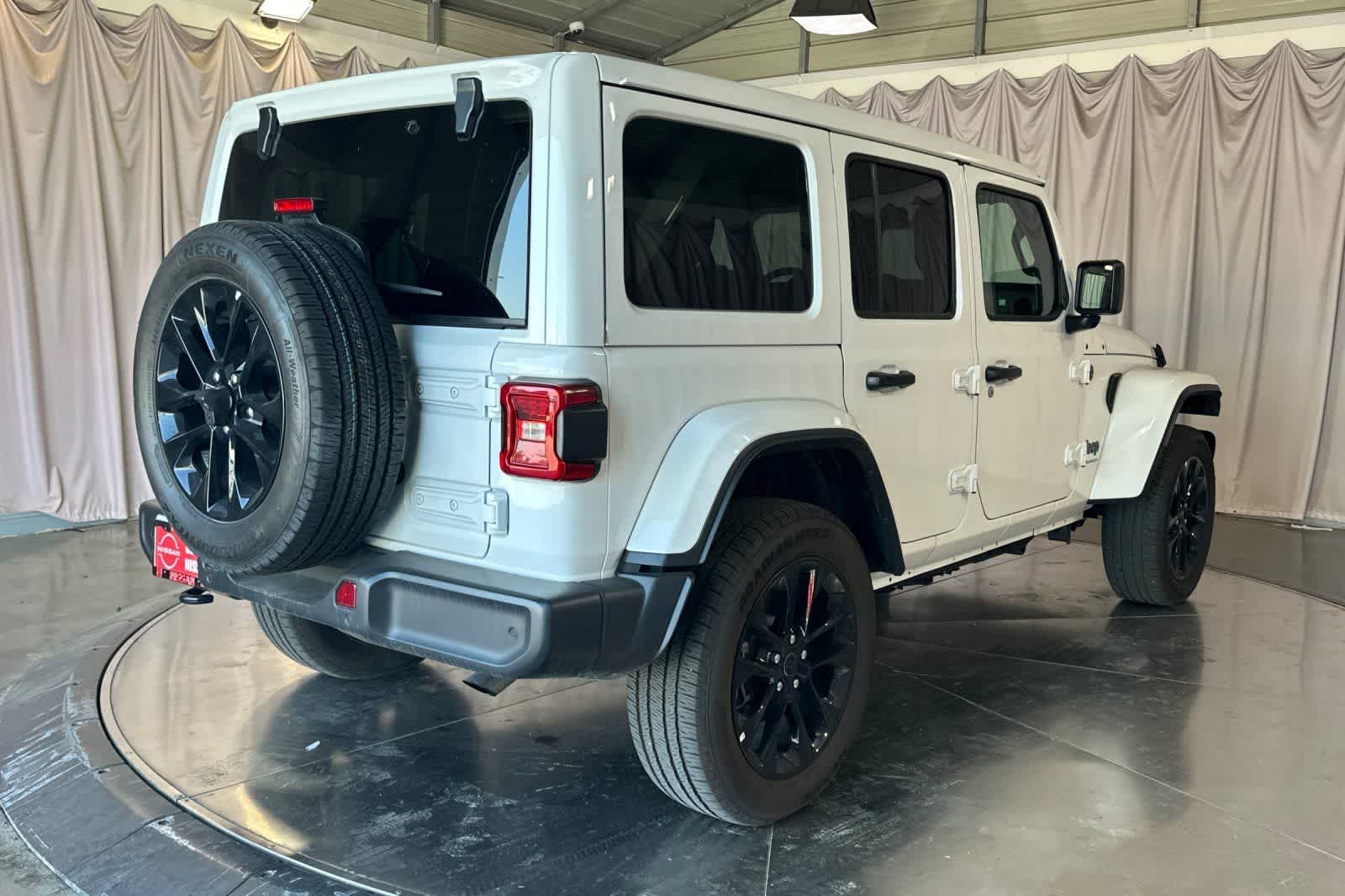 Thumbnail: 2025 Jeep Wrangler - 3