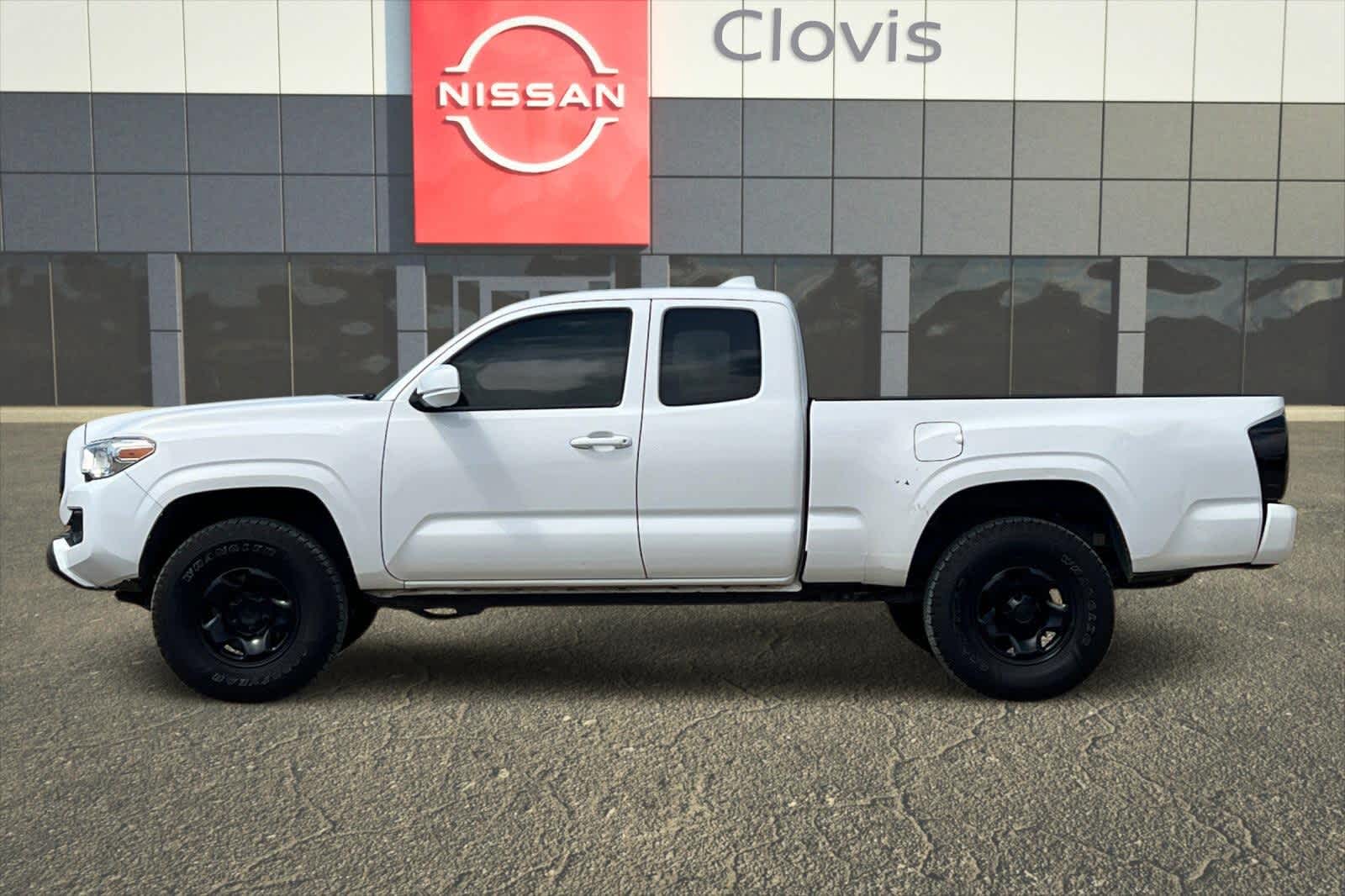 Thumbnail: 2022 Toyota Tacoma - 6