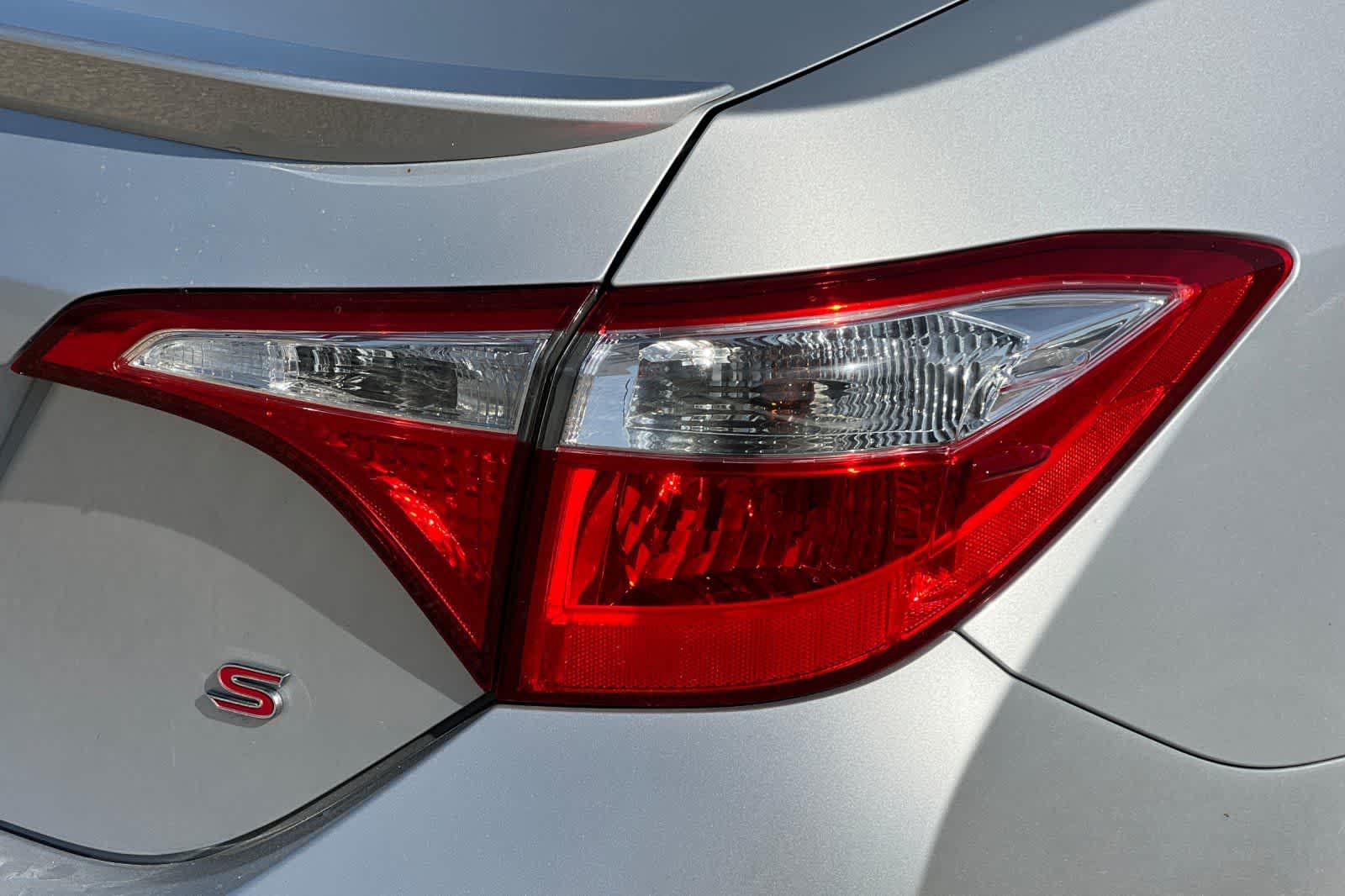 Thumbnail: 2015 Toyota Corolla - 32