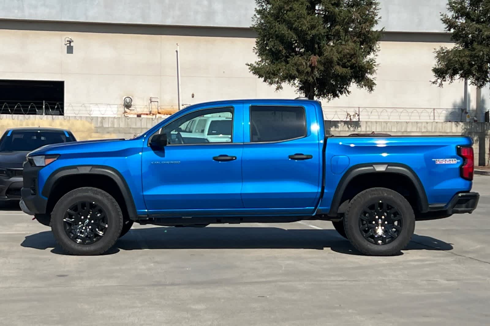 Thumbnail: 2023 Chevrolet Colorado - 6