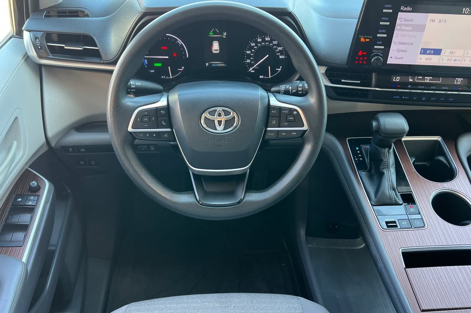 Thumbnail: 2021 Toyota Sienna - 17