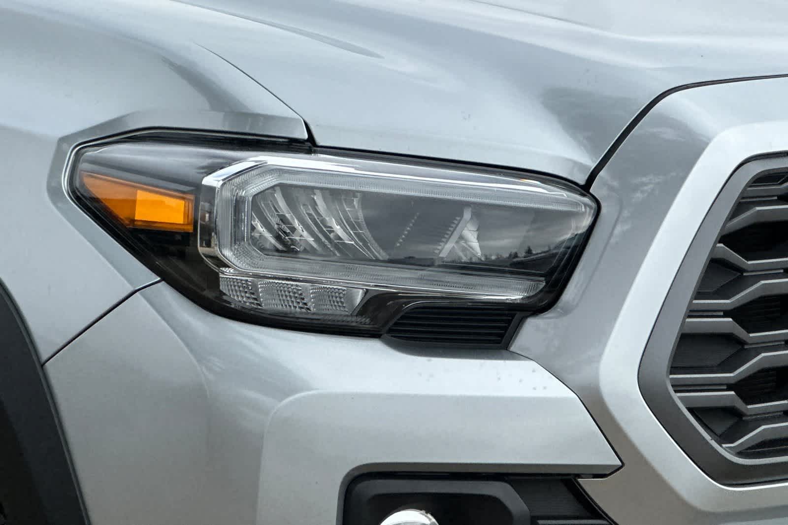 Thumbnail: 2023 Toyota Tacoma - 33