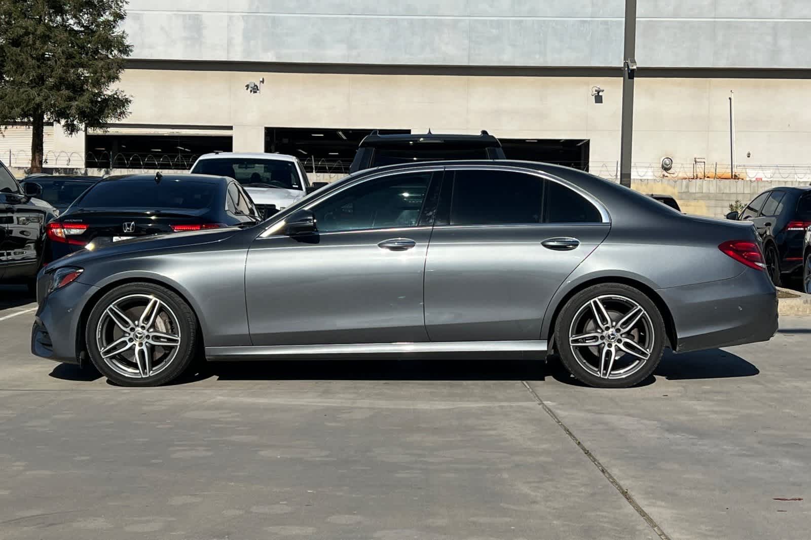 Thumbnail: 2019 Mercedes-Benz E-Class - 6