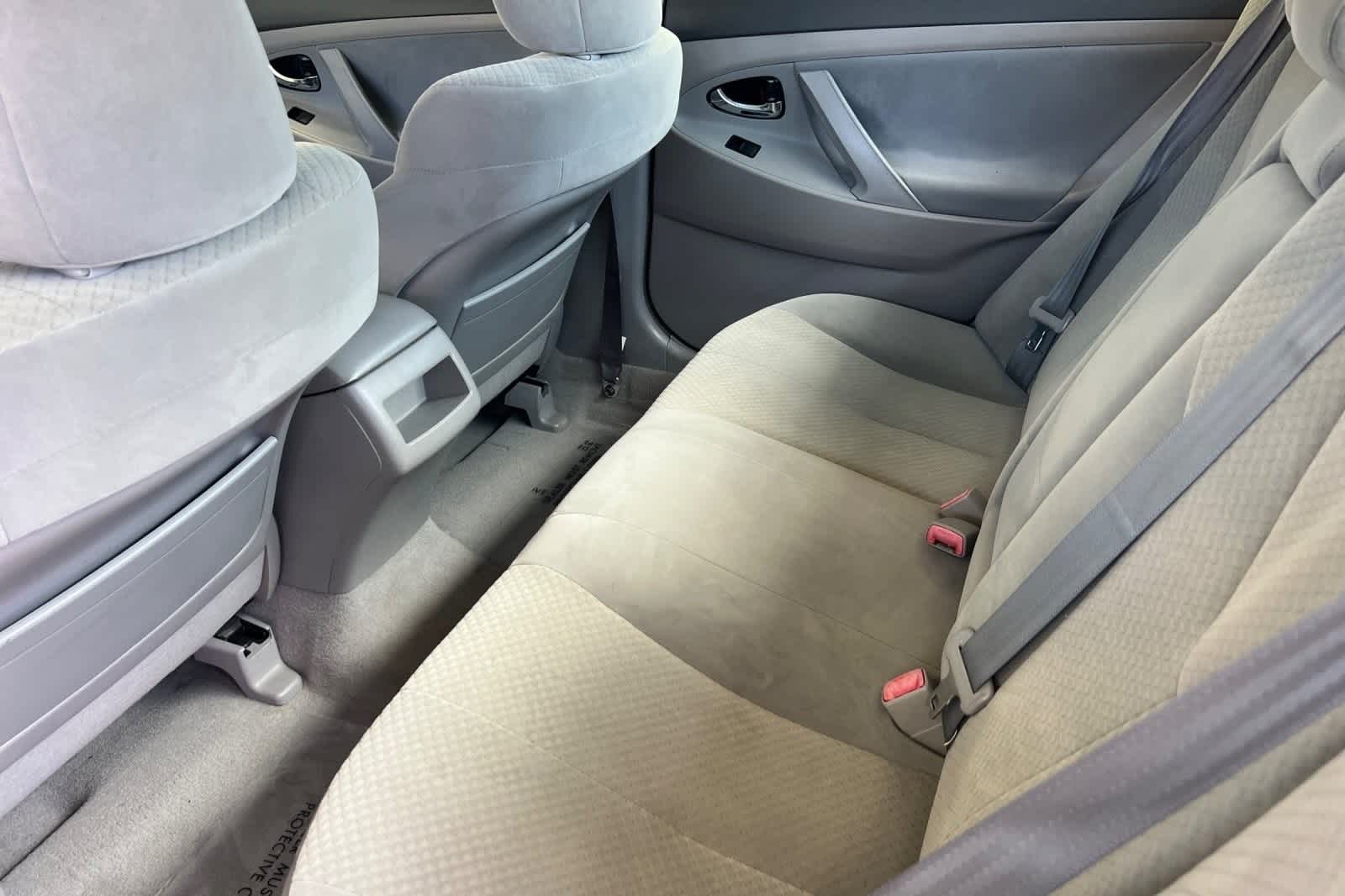 2009 Toyota Camry LE 4