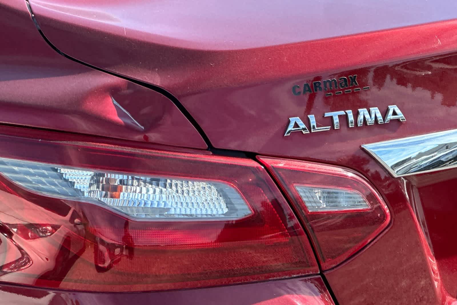 Thumbnail: 2018 Nissan Altima - 16