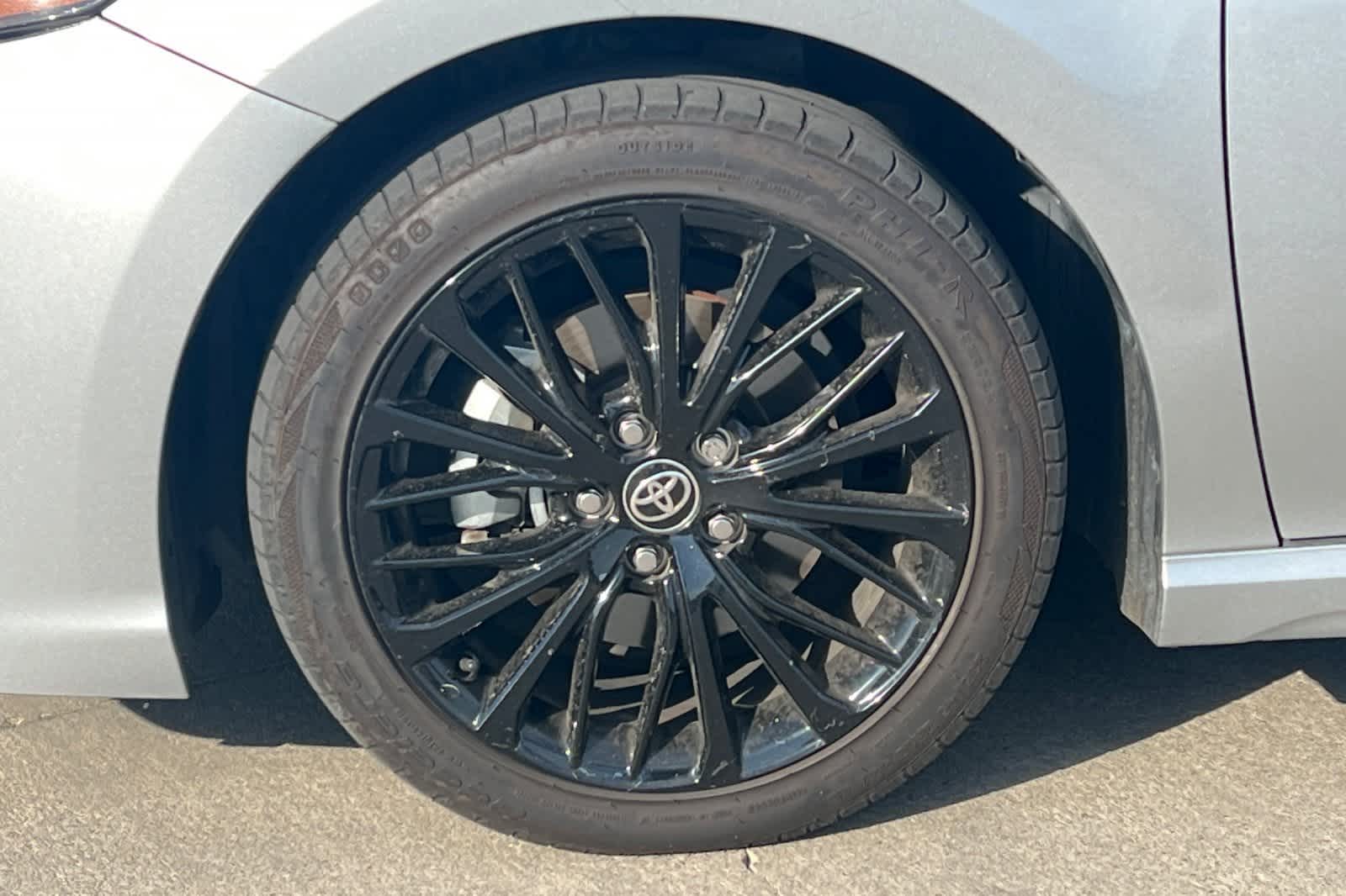 Thumbnail: 2021 Toyota Camry - 12