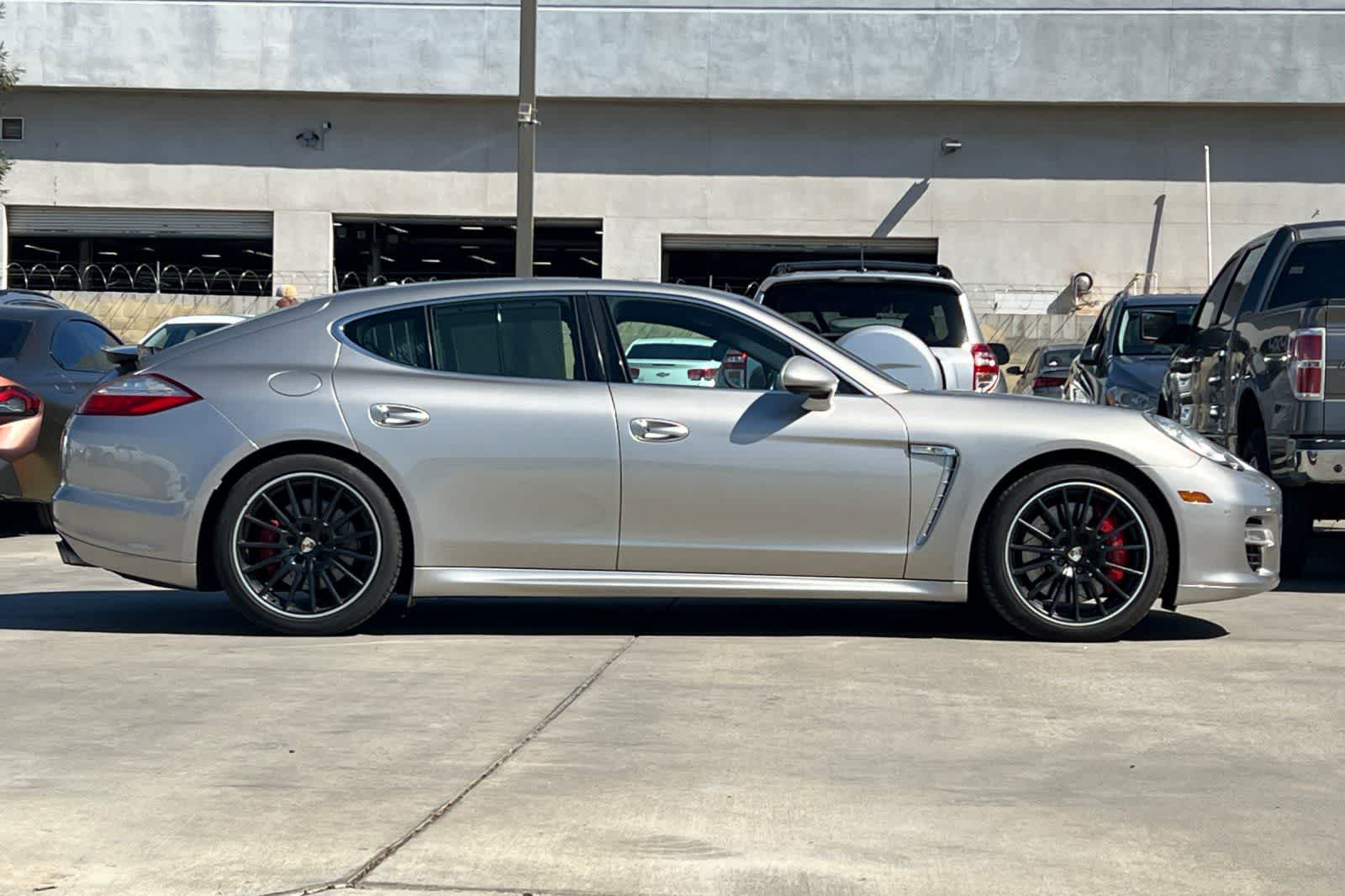 Thumbnail: 2013 Porsche Panamera - 9