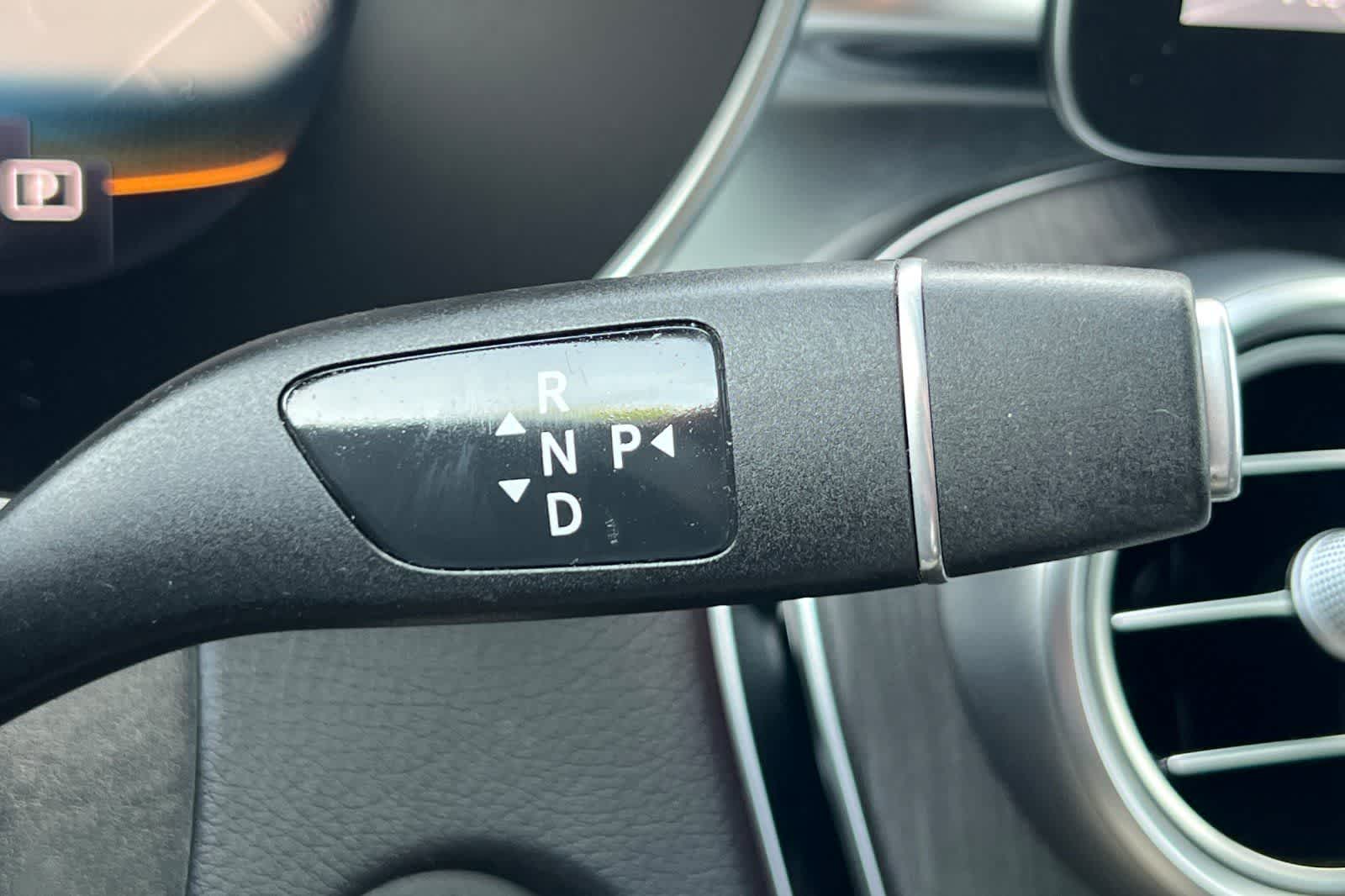 Thumbnail: 2022 Mercedes-Benz GLC - 28