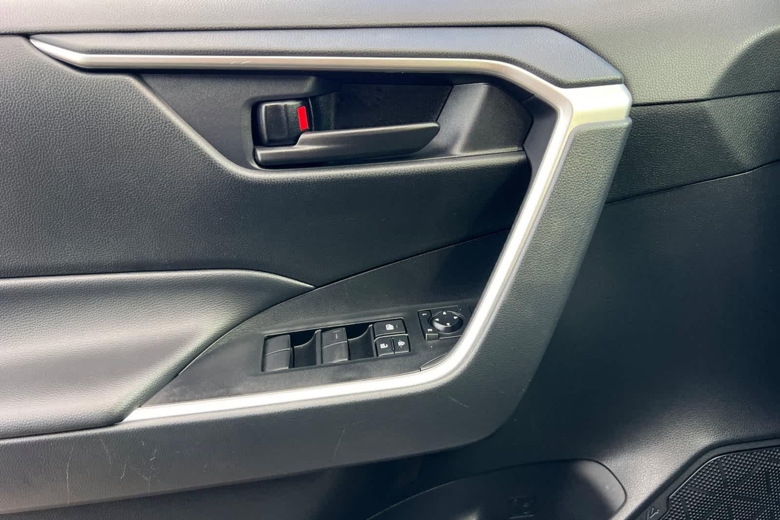 Thumbnail: 2025 Toyota RAV4 - 13