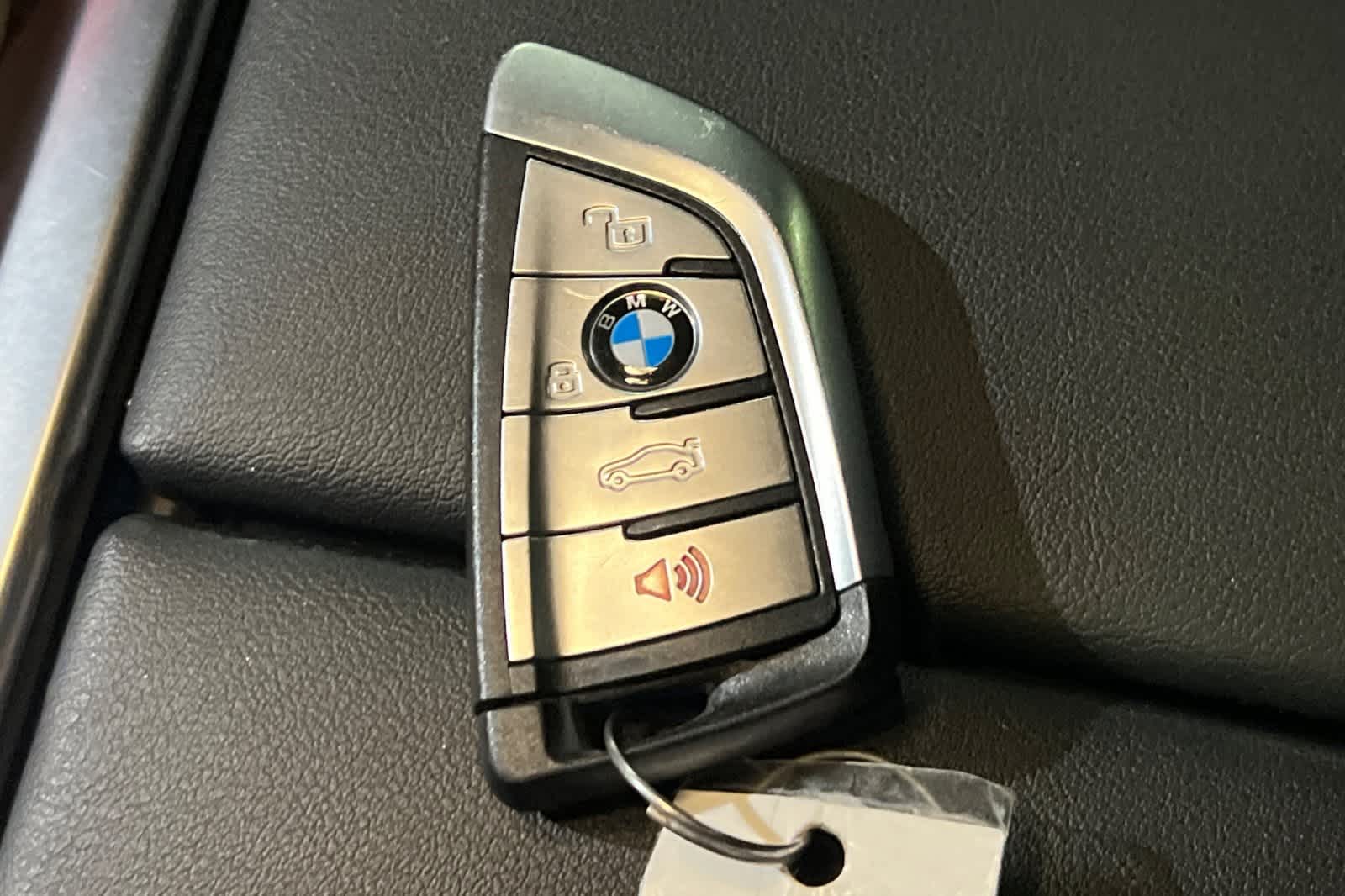 Thumbnail: 2023 BMW X6 - 28