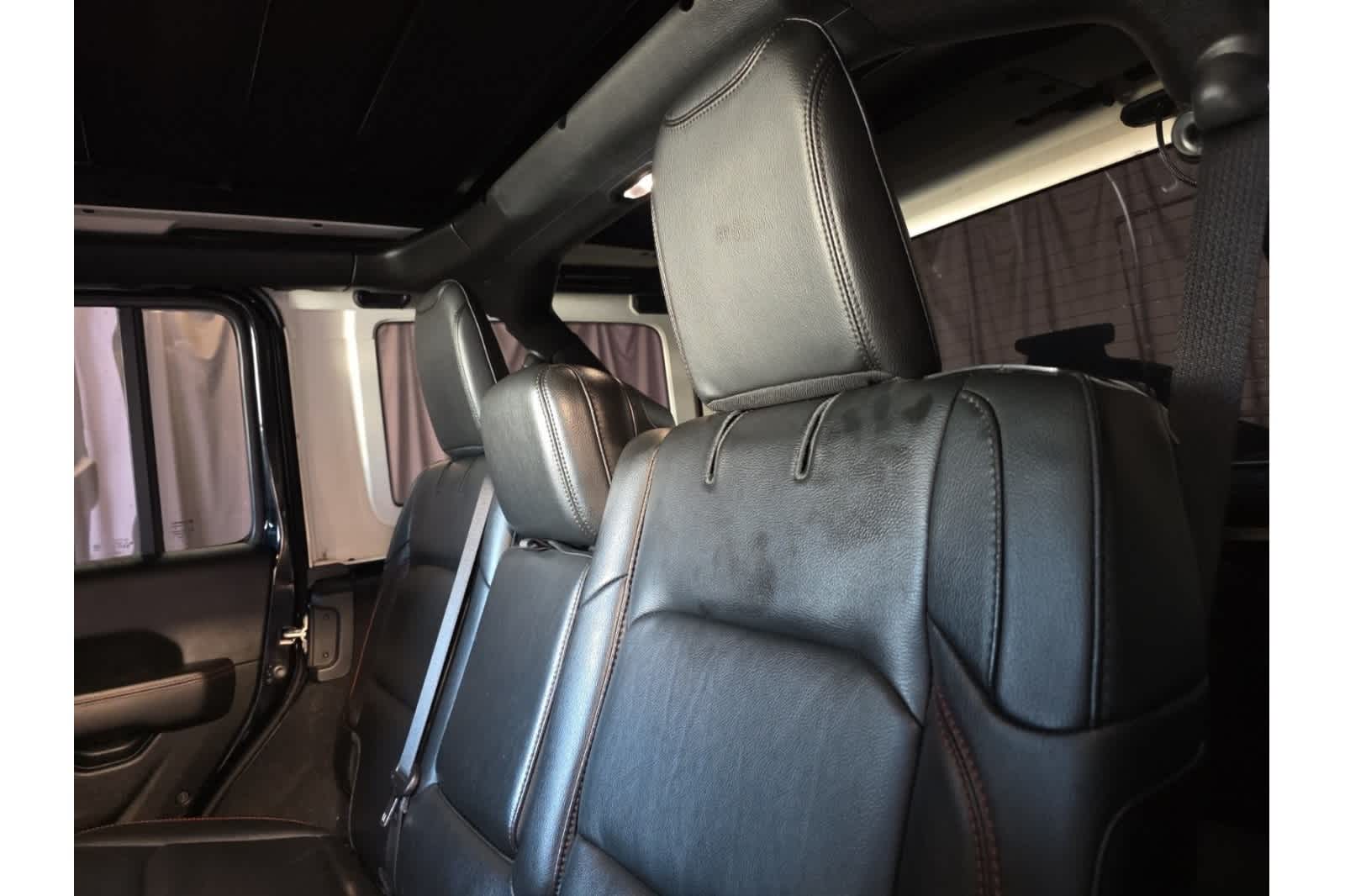 Thumbnail: 2022 Jeep Wrangler - 14