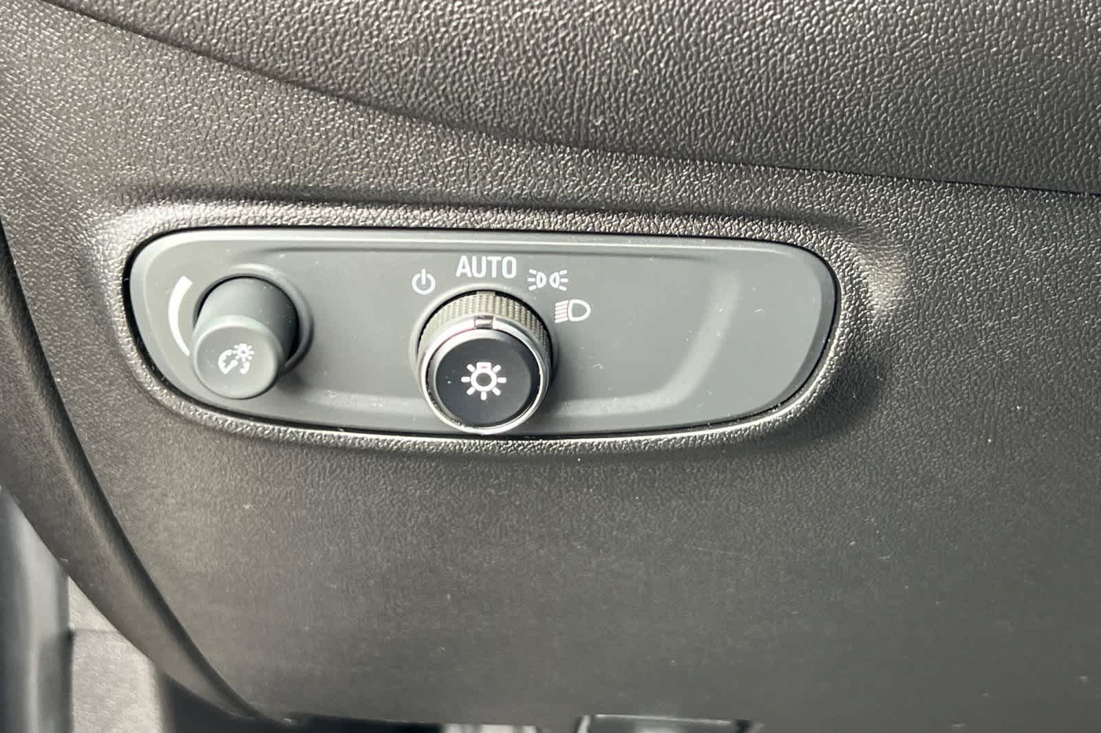 Thumbnail: 2019 Chevrolet Equinox - 33