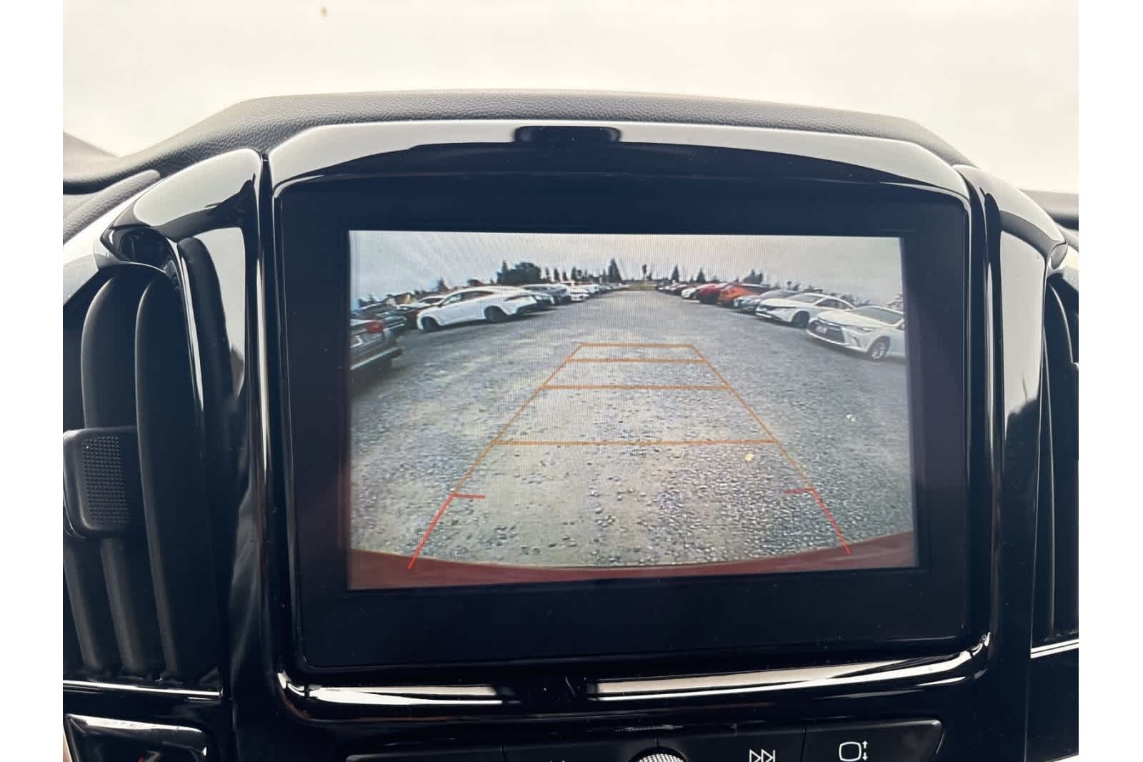 Thumbnail: 2019 Chevrolet Traverse - 17