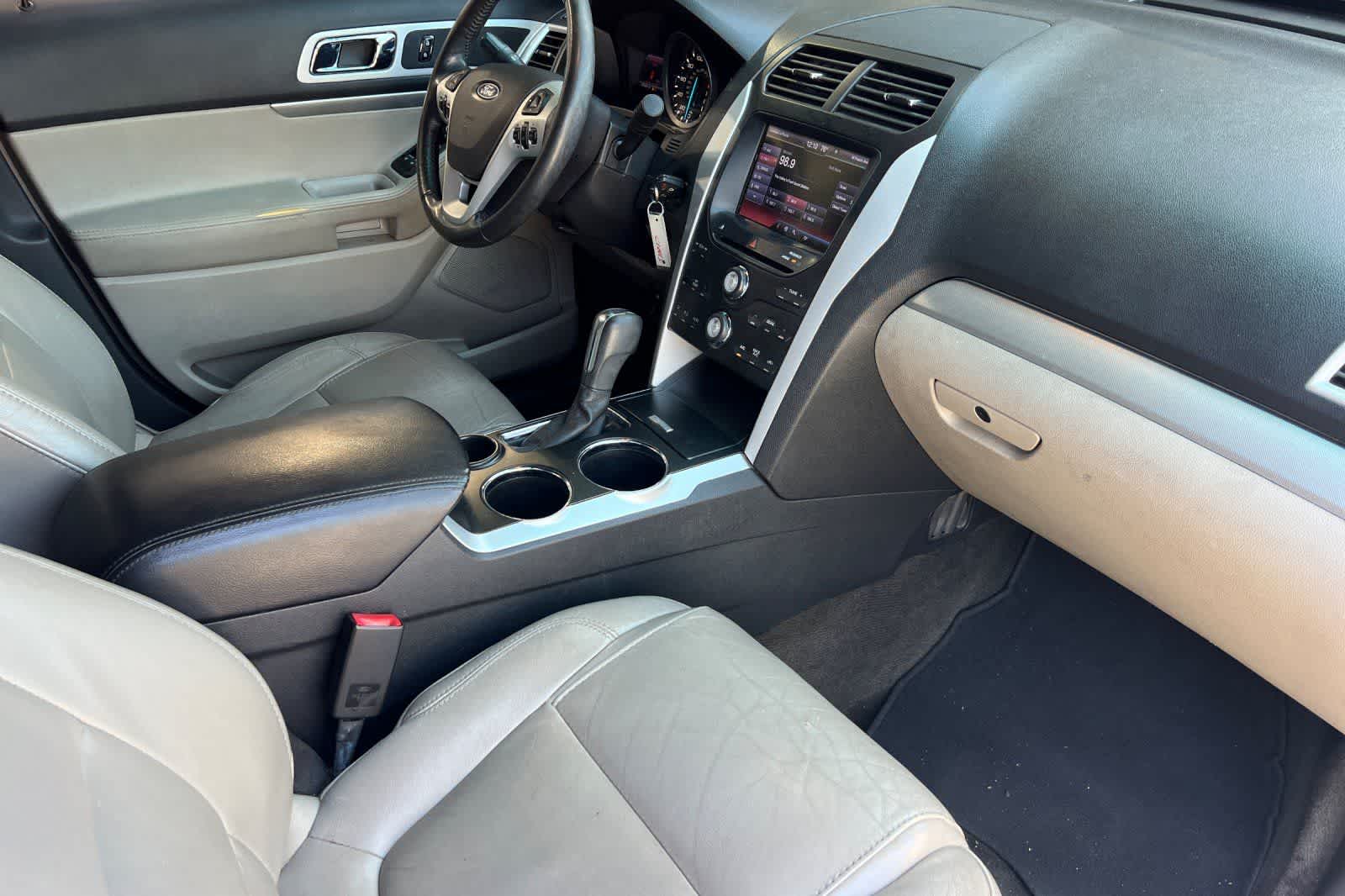 Thumbnail: 2013 Ford Explorer - 19