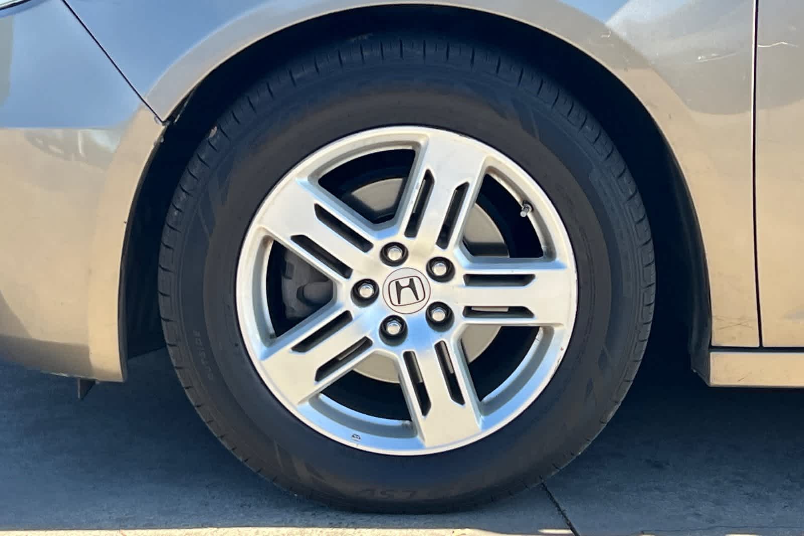 Thumbnail: 2011 Honda Odyssey - 12