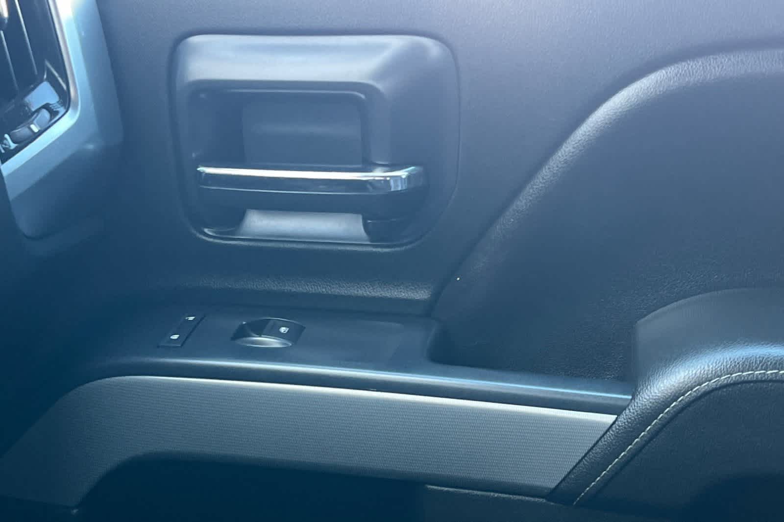 Thumbnail: 2015 Chevrolet Silverado 1500 - 19