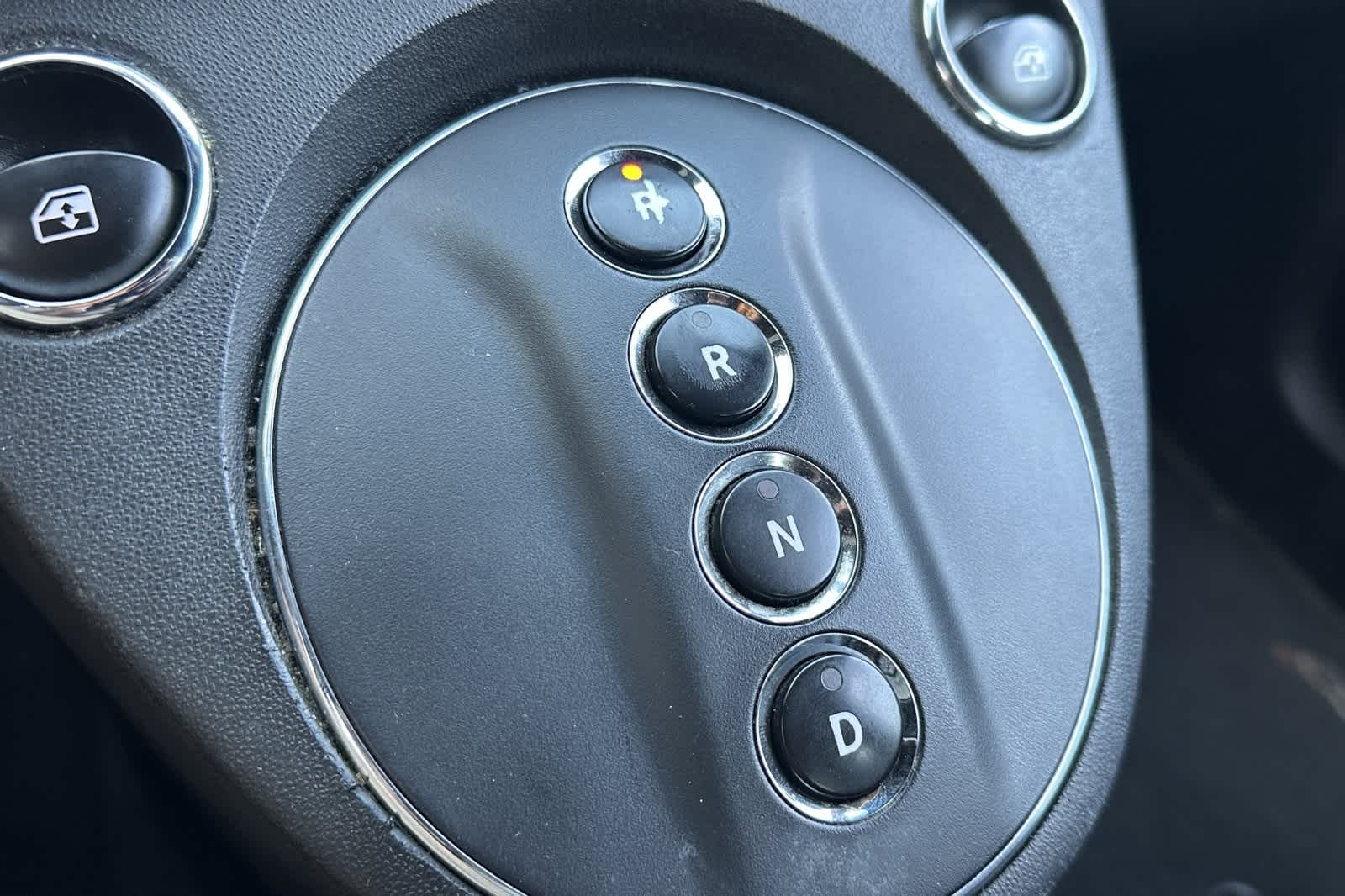 Thumbnail: 2017 Fiat 500e - 22