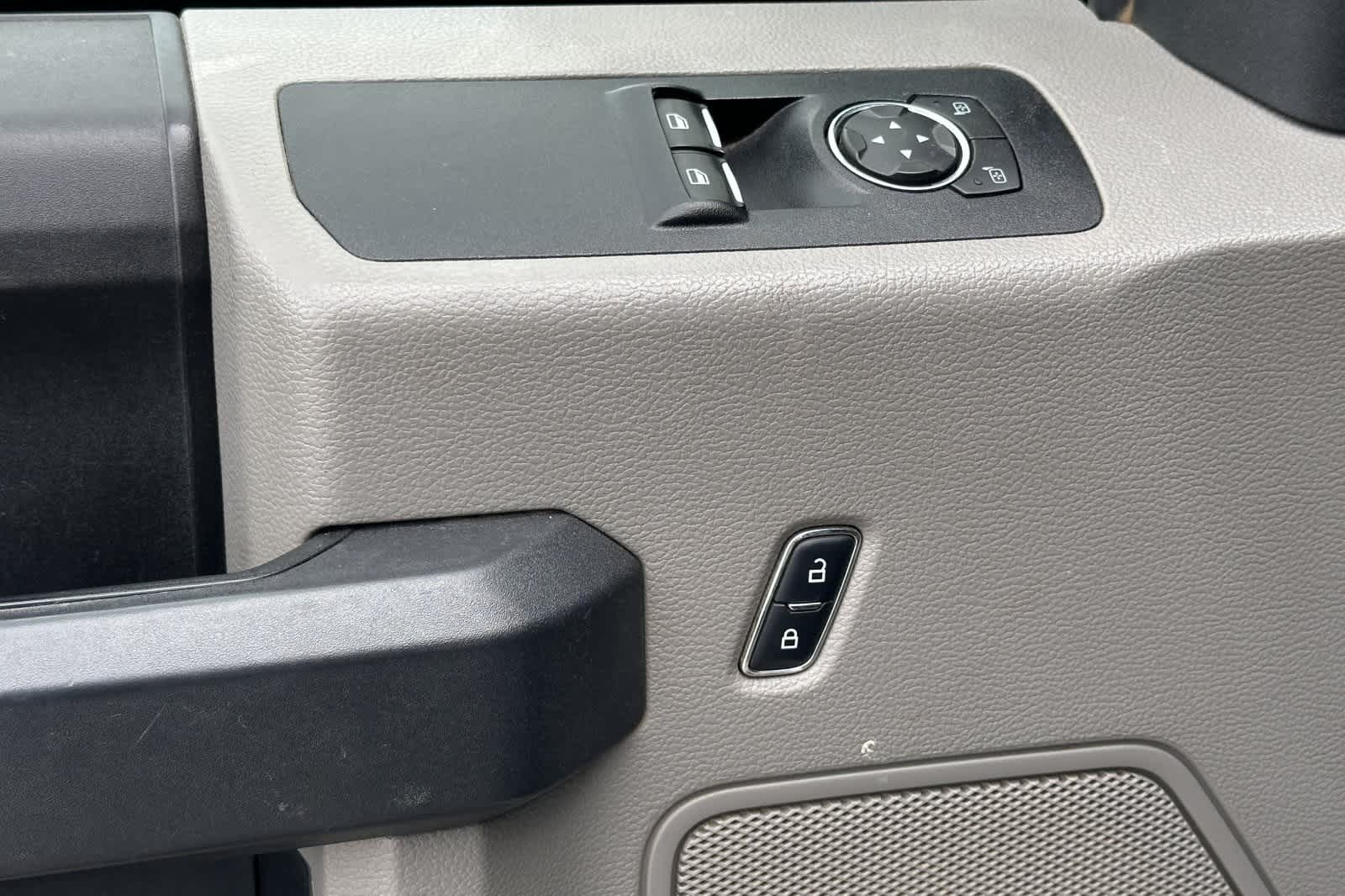 Thumbnail: 2018 Ford F-150 - 13