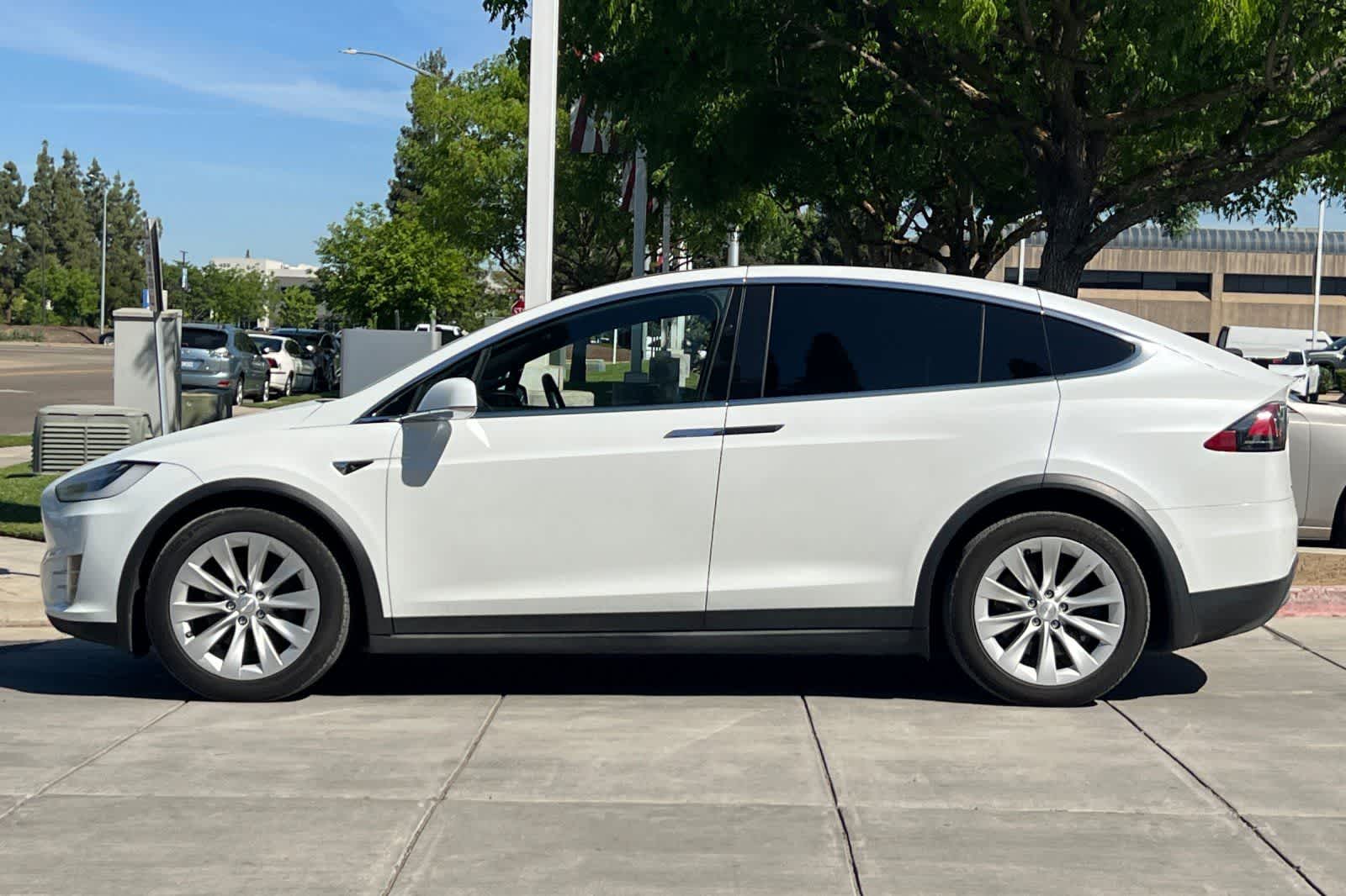 Thumbnail: 2018 Tesla Model X - 6