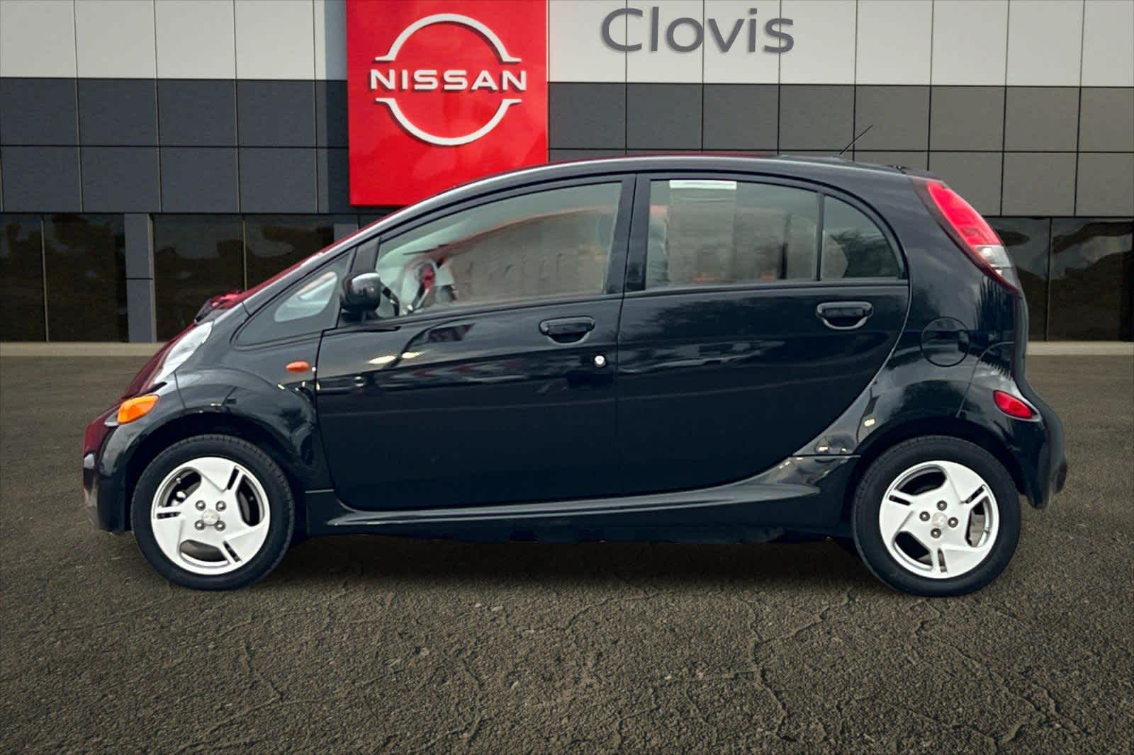 Thumbnail: 2016 Mitsubishi i-MiEV - 6