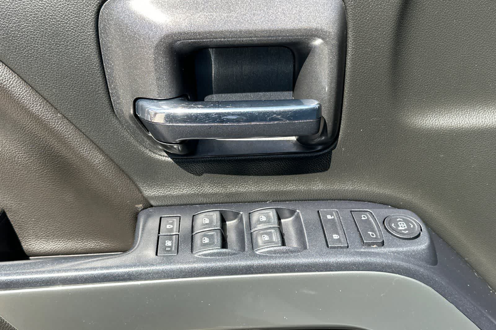 Thumbnail: 2018 Chevrolet Silverado 1500 - 12