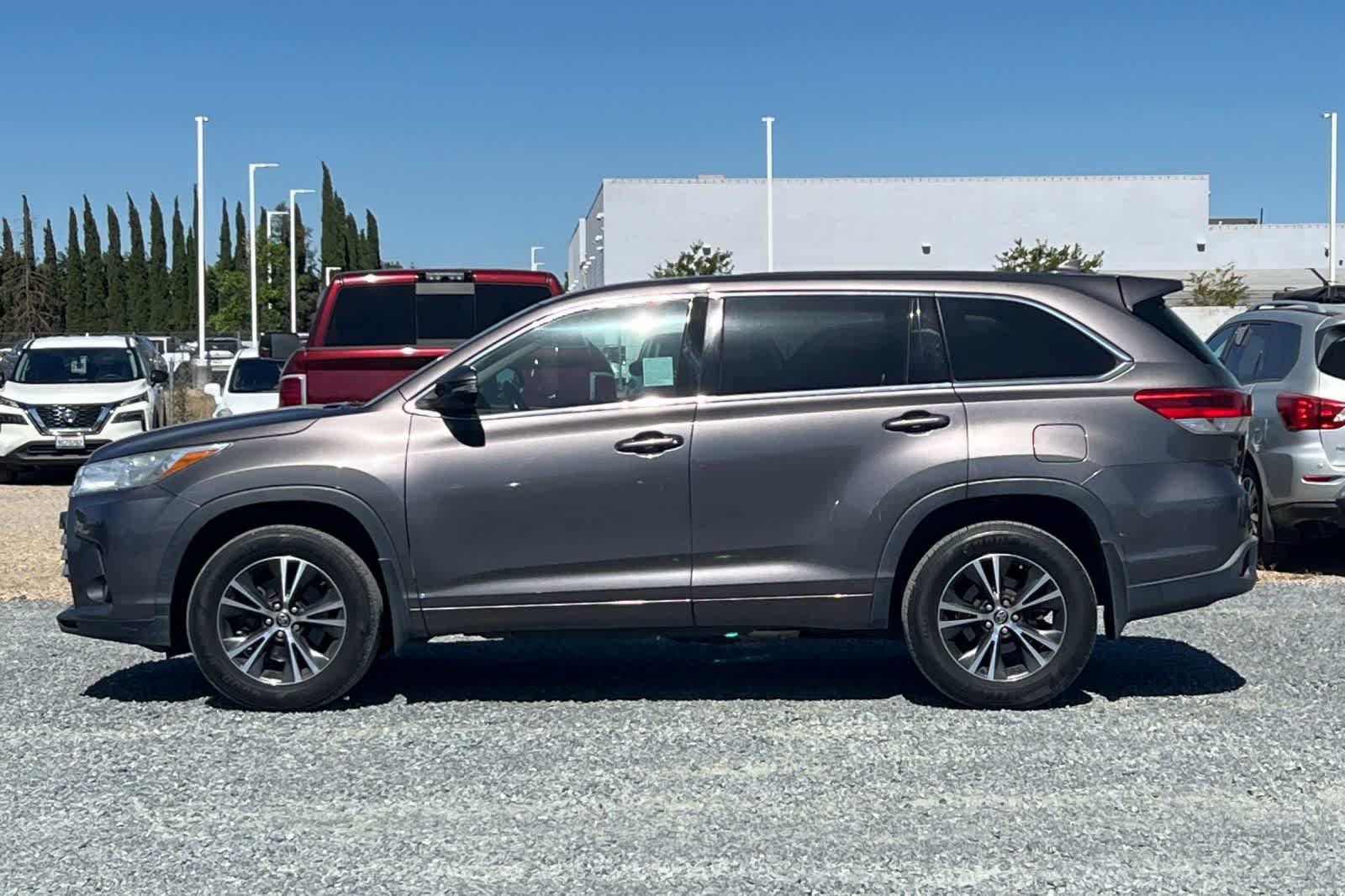 Thumbnail: 2018 Toyota Highlander - 6