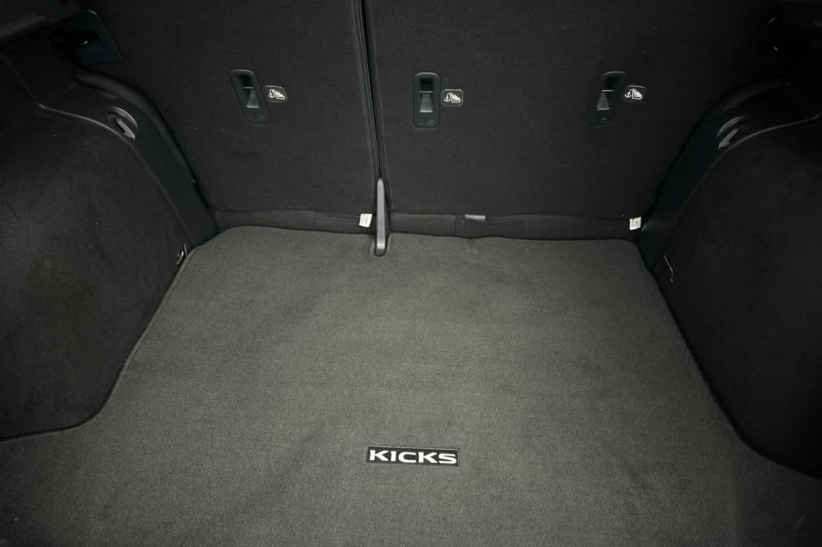 Thumbnail: 2021 Nissan Kicks - 18