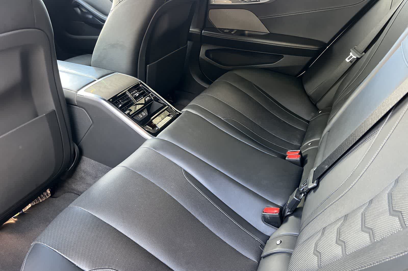 Thumbnail: 2020 BMW 8 Series - 5