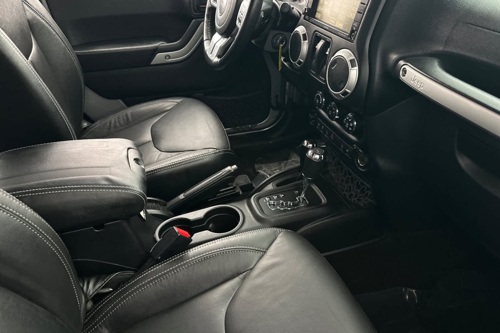 Thumbnail: 2016 Jeep Wrangler - 18