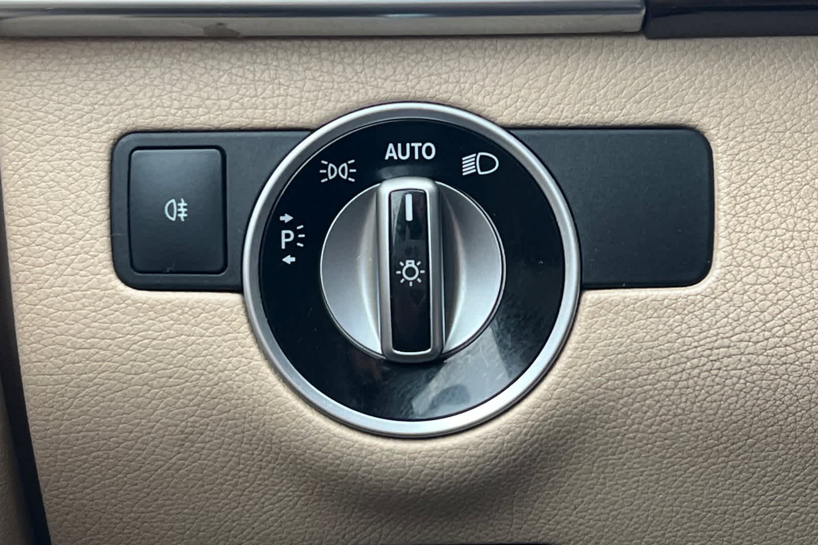 Thumbnail: 2017 Mercedes-Benz GLE - 35