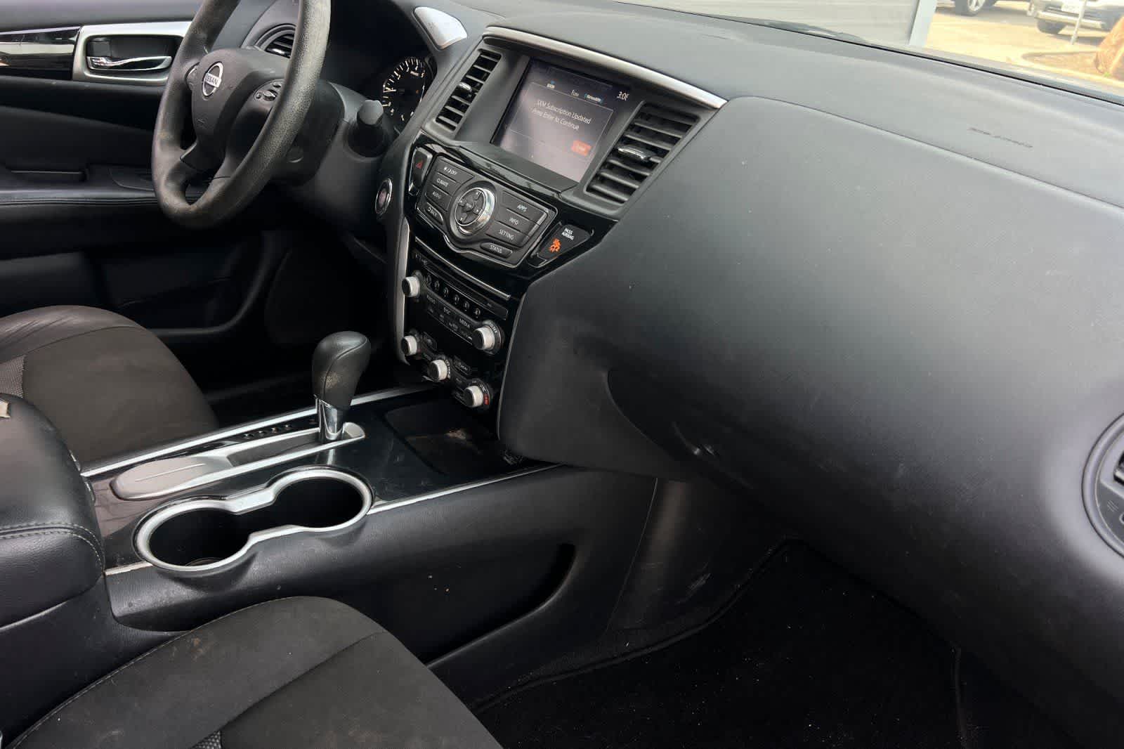 Thumbnail: 2020 Nissan Pathfinder - 18