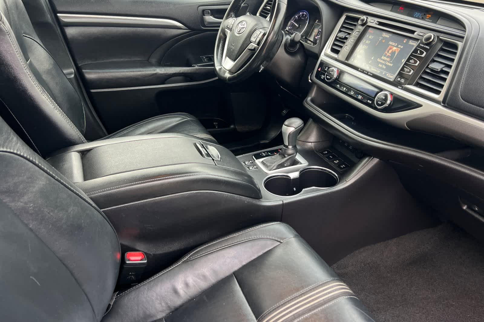 Thumbnail: 2017 Toyota Highlander - 20