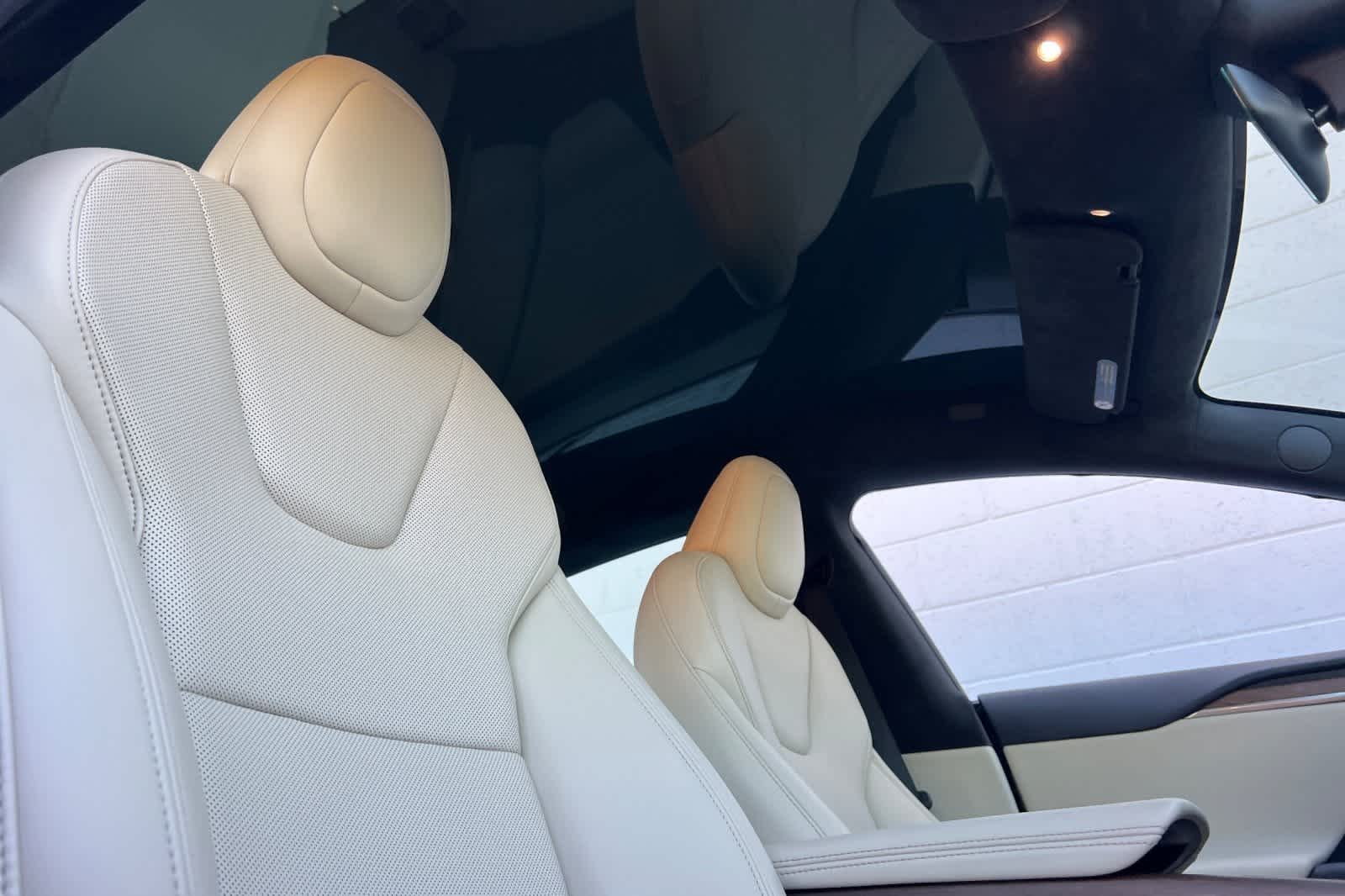 Thumbnail: 2022 Tesla Model S - 19