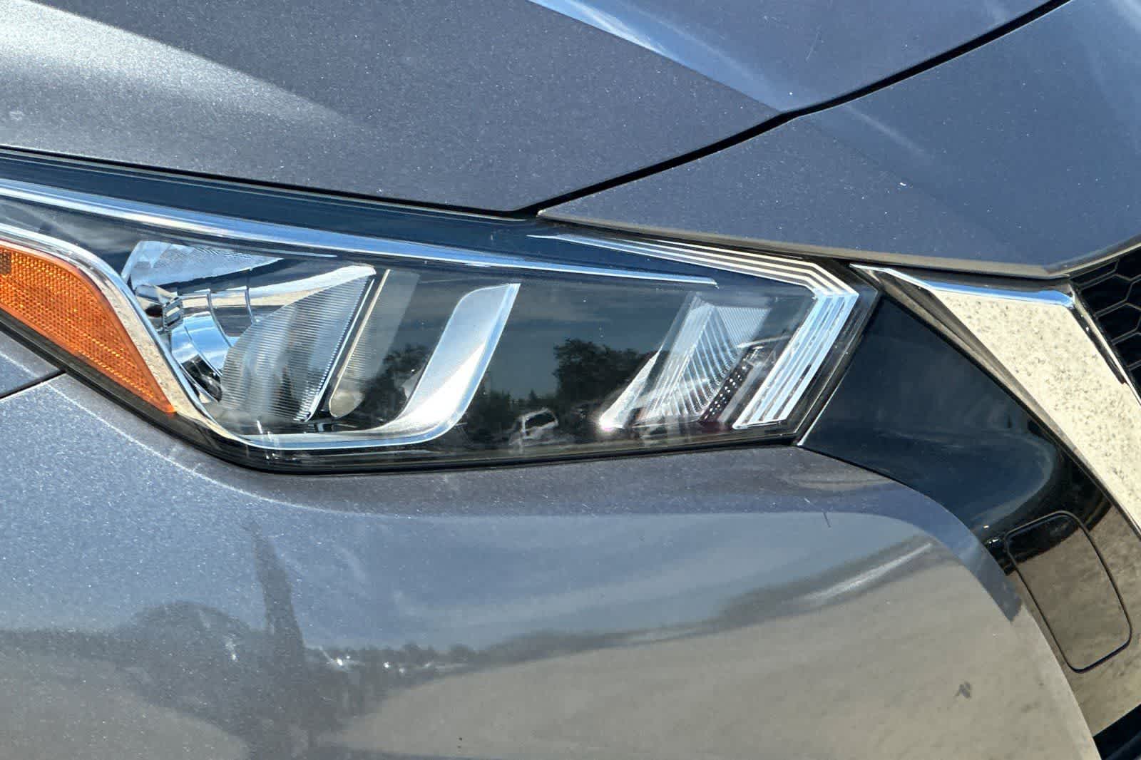 Thumbnail: 2020 Nissan Versa - 32