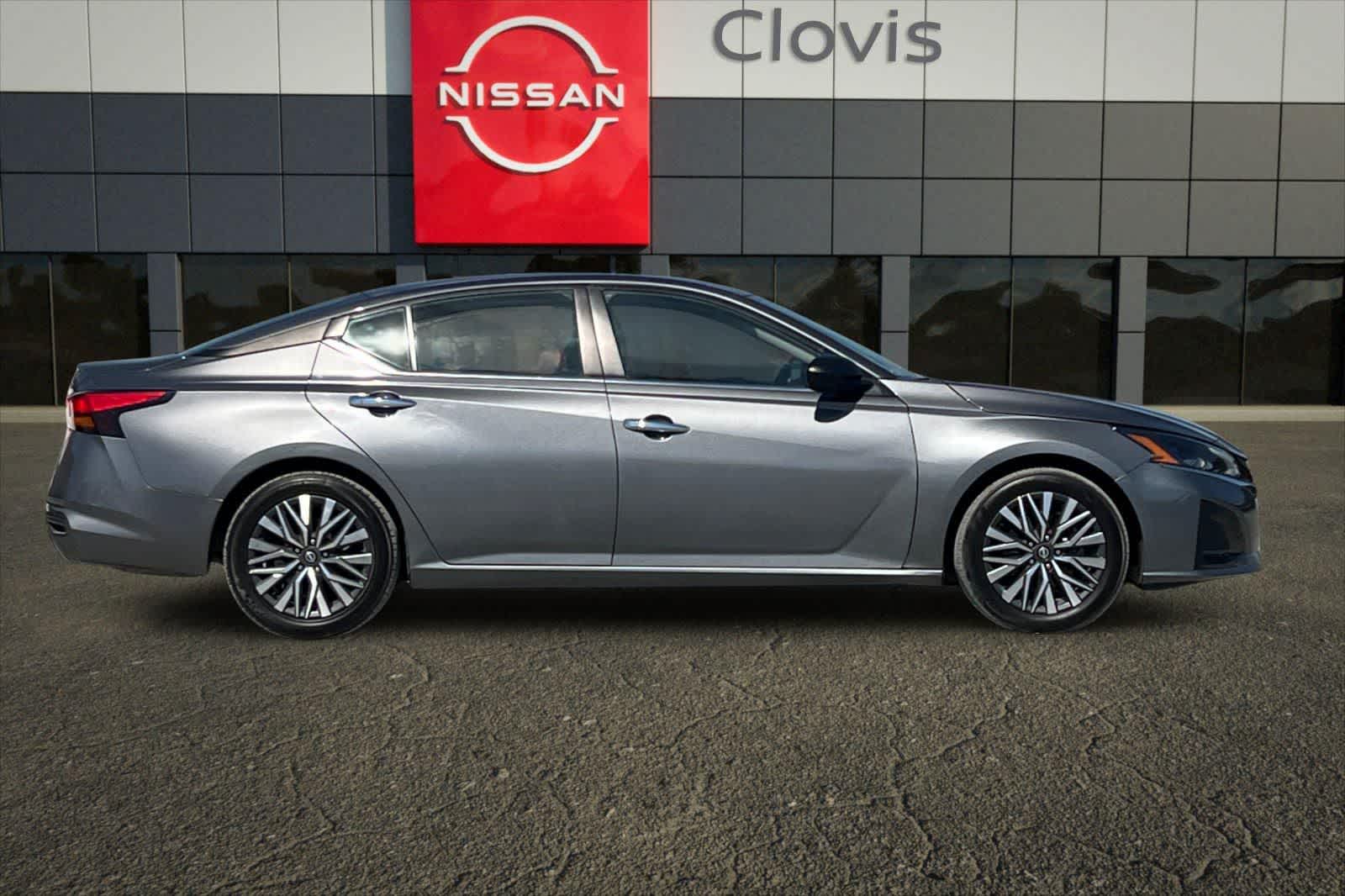 Thumbnail: 2024 Nissan Altima - 9