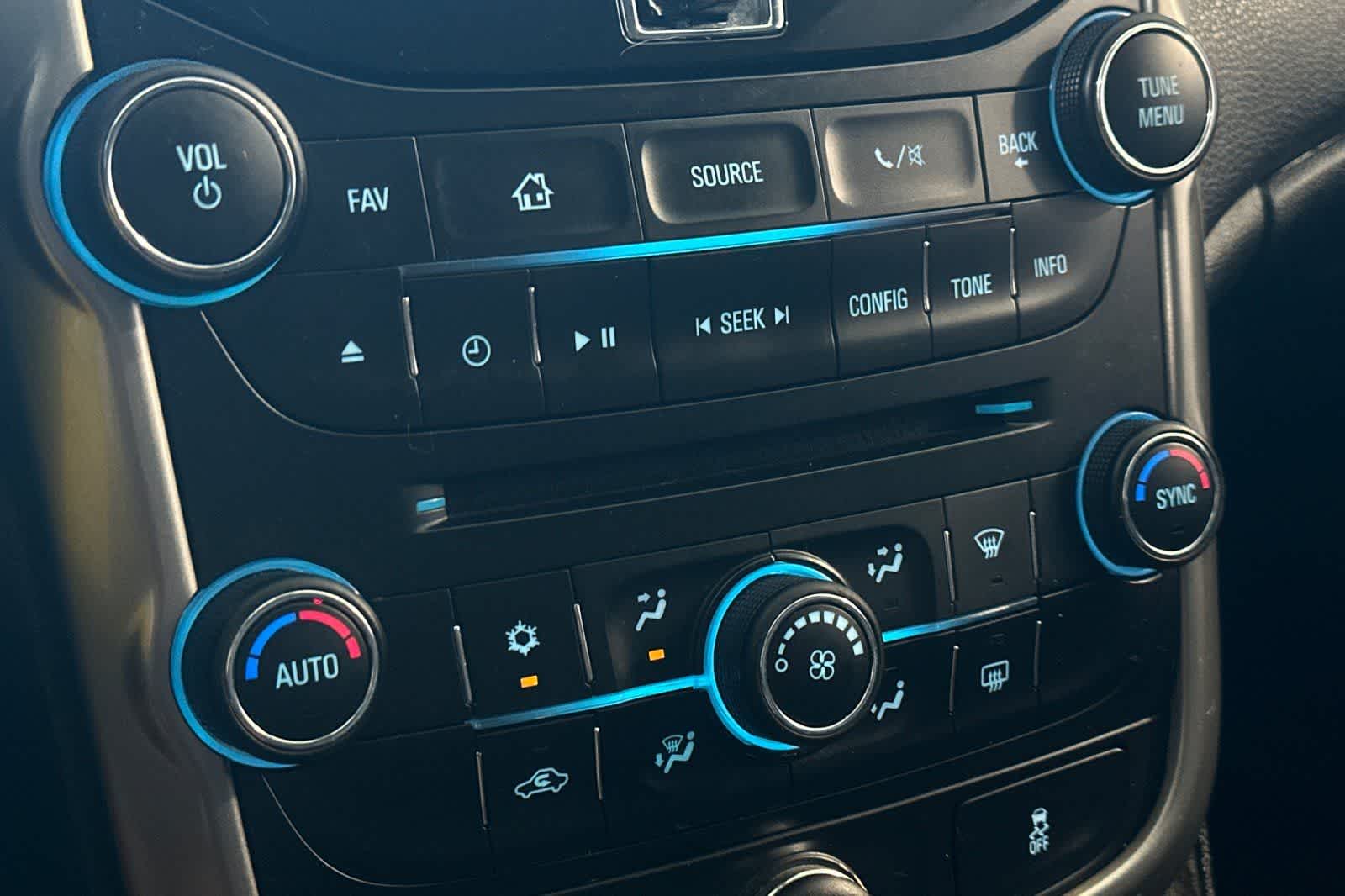 Thumbnail: 2015 Chevrolet Malibu - 21