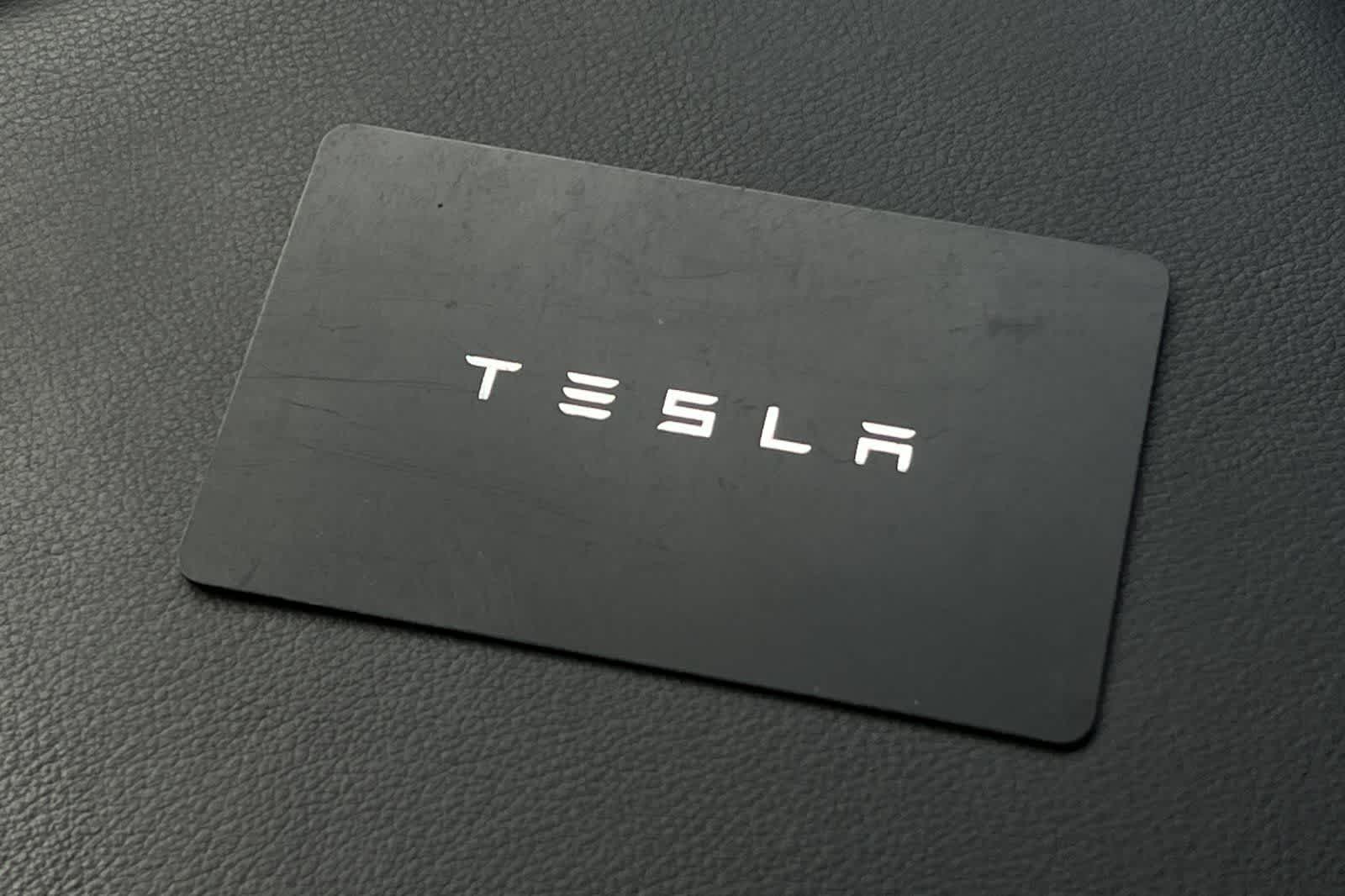 Thumbnail: 2022 Tesla Model S - 27