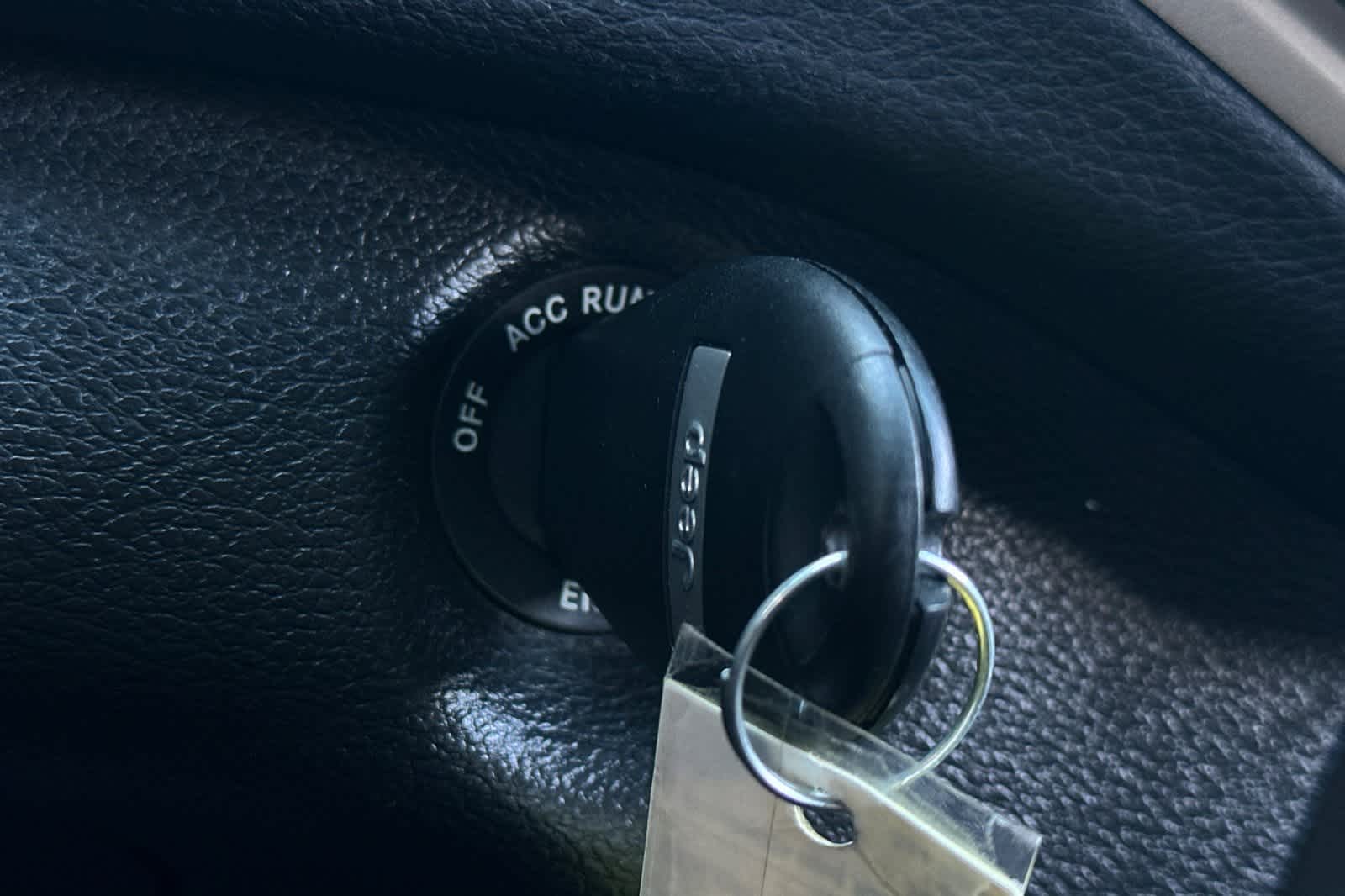 Thumbnail: 2017 Jeep Cherokee - 26