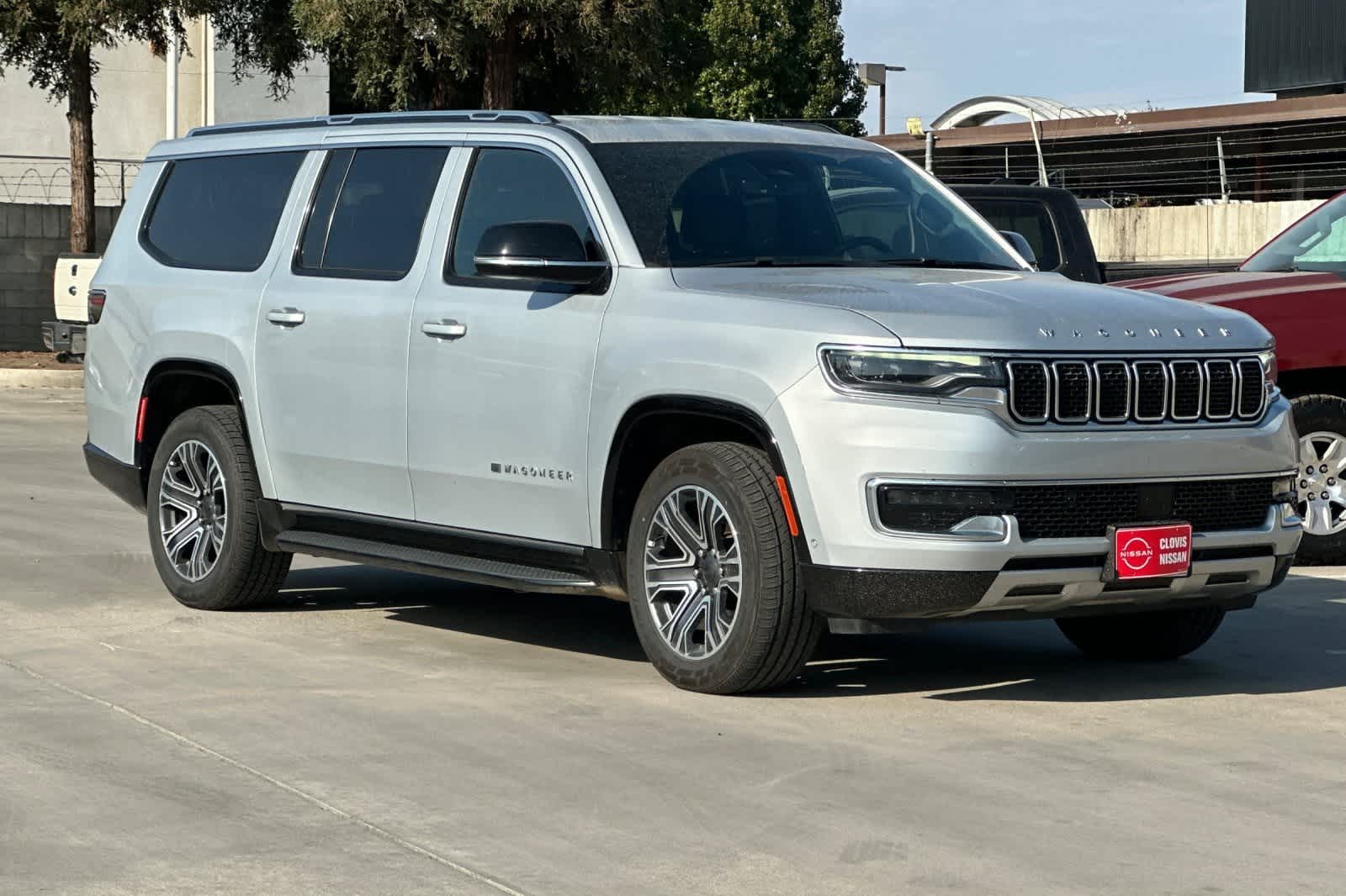 Thumbnail: 2024 Jeep Wagoneer - 10