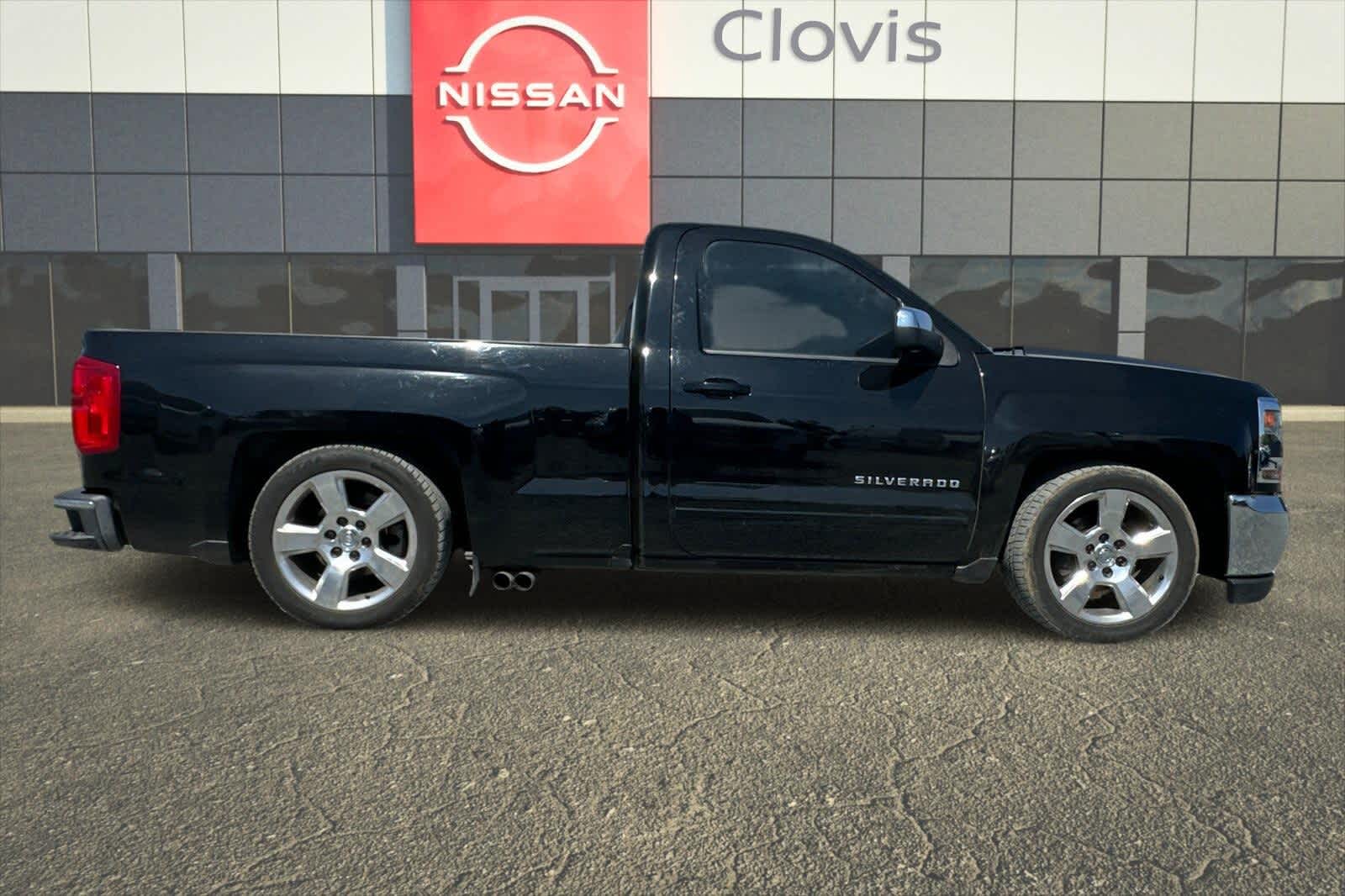 Thumbnail: 2017 Chevrolet Silverado 1500 - 8