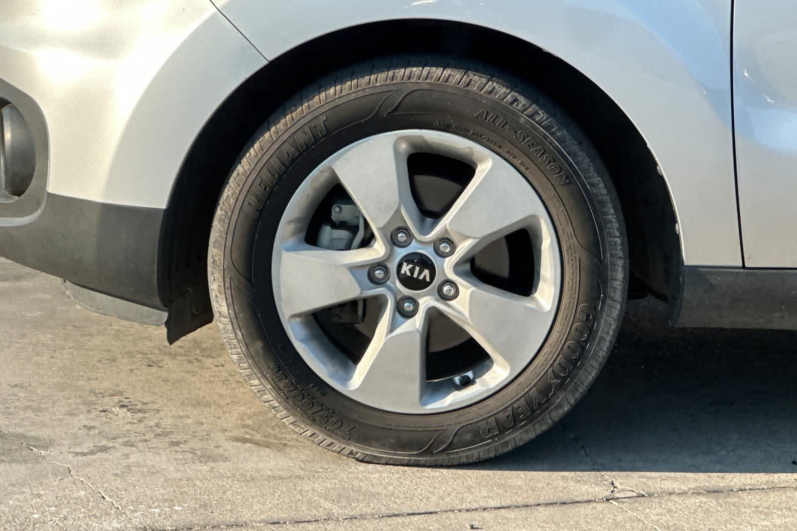 Thumbnail: 2017 Kia Soul - 11