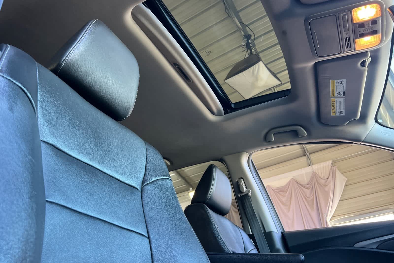 Thumbnail: 2017 Honda Pilot - 21