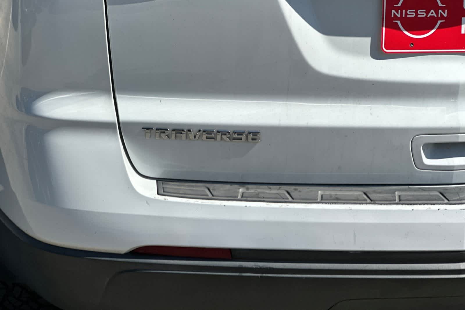 Thumbnail: 2017 Chevrolet Traverse - 13
