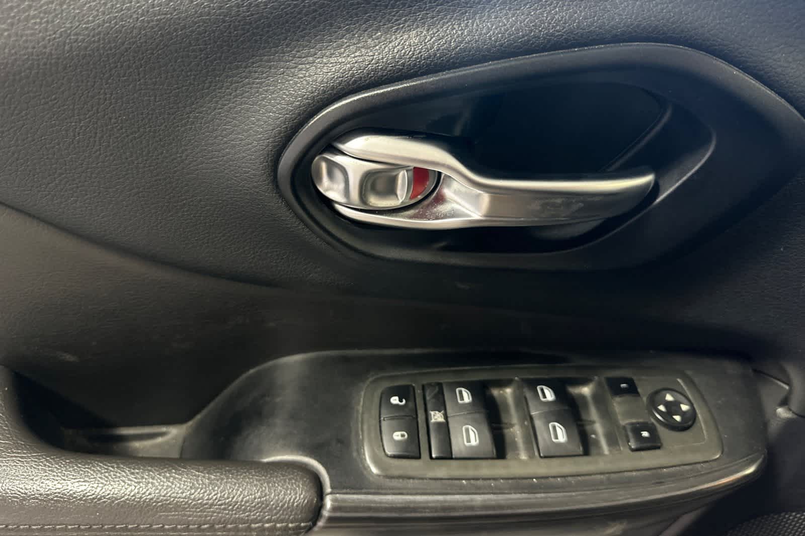 Thumbnail: 2014 Jeep Cherokee - 13