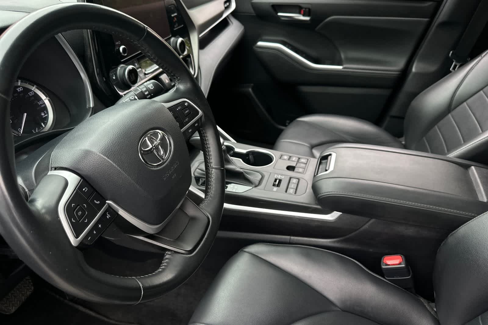 2023 Toyota Highlander XLE 14