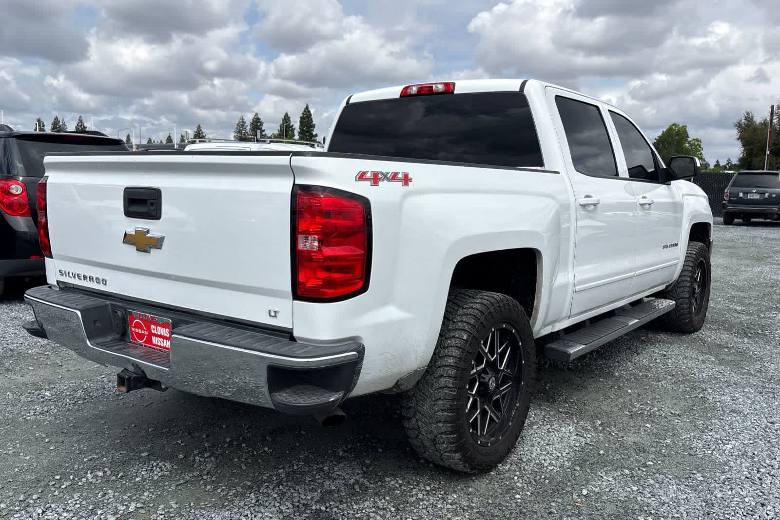 Thumbnail: 2017 Chevrolet Silverado 1500 - 3